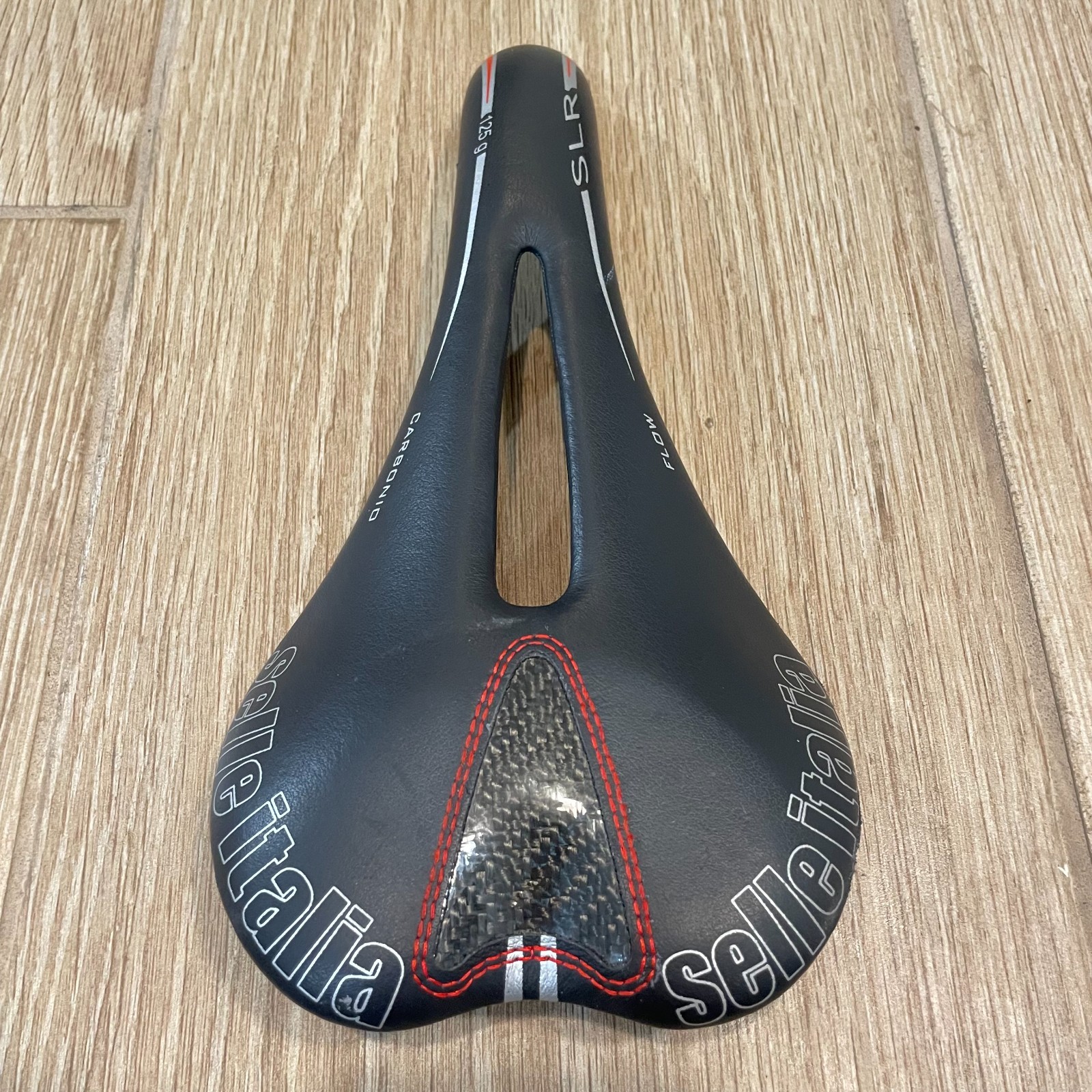 Selle Italia SLR Kit Carbonio Flow Carbon Saddle Black 135mm Carbon Rails 125g