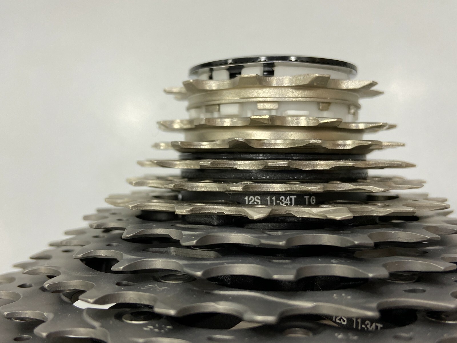 Shimano Dura-Ace CS-R9200 12-Speed Road Cassette Sprocket (Silver) 11-34T