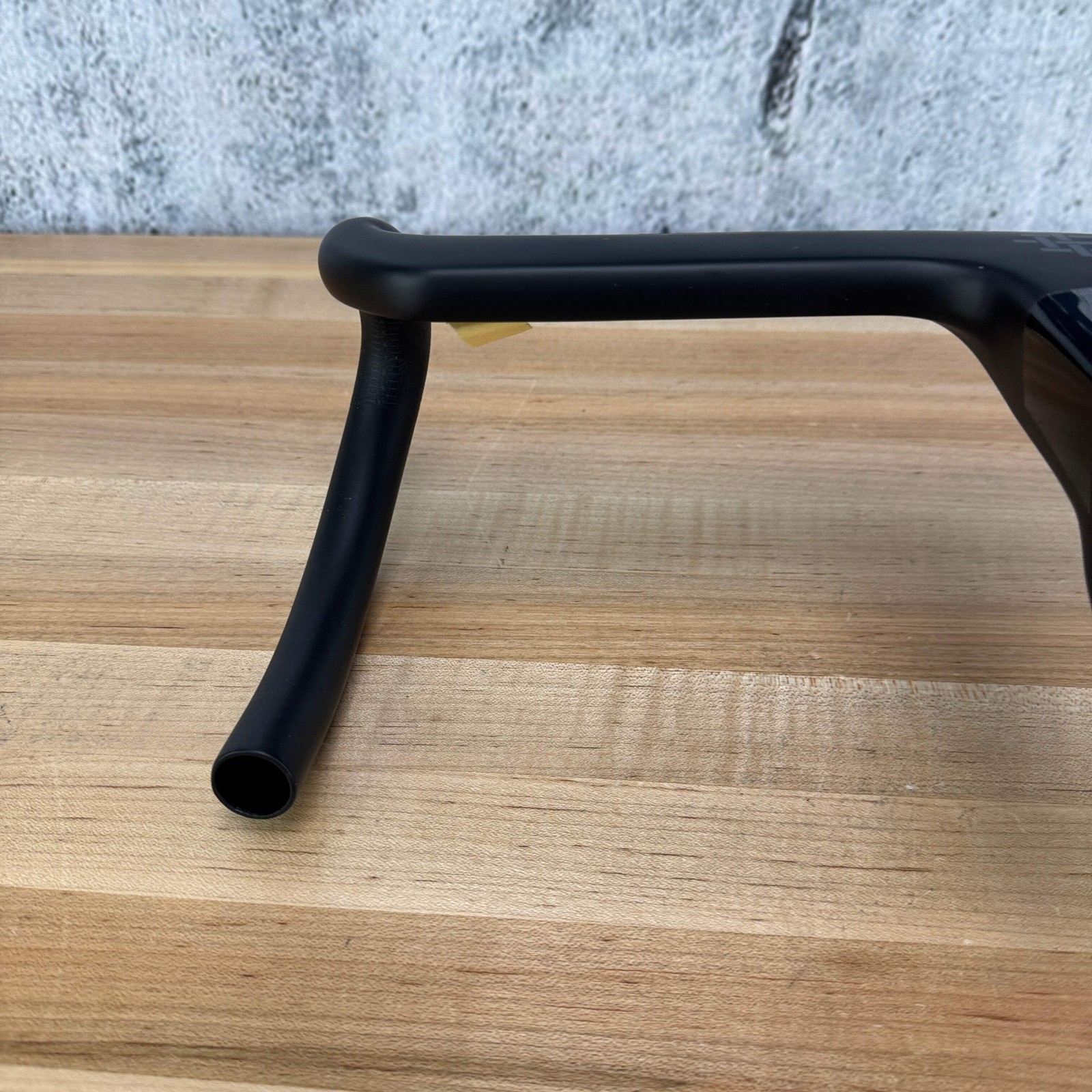 New! Black Inc AB02 Aero Carbon 38cm x 100mm -6 Degree Carbon Integrated Handleb