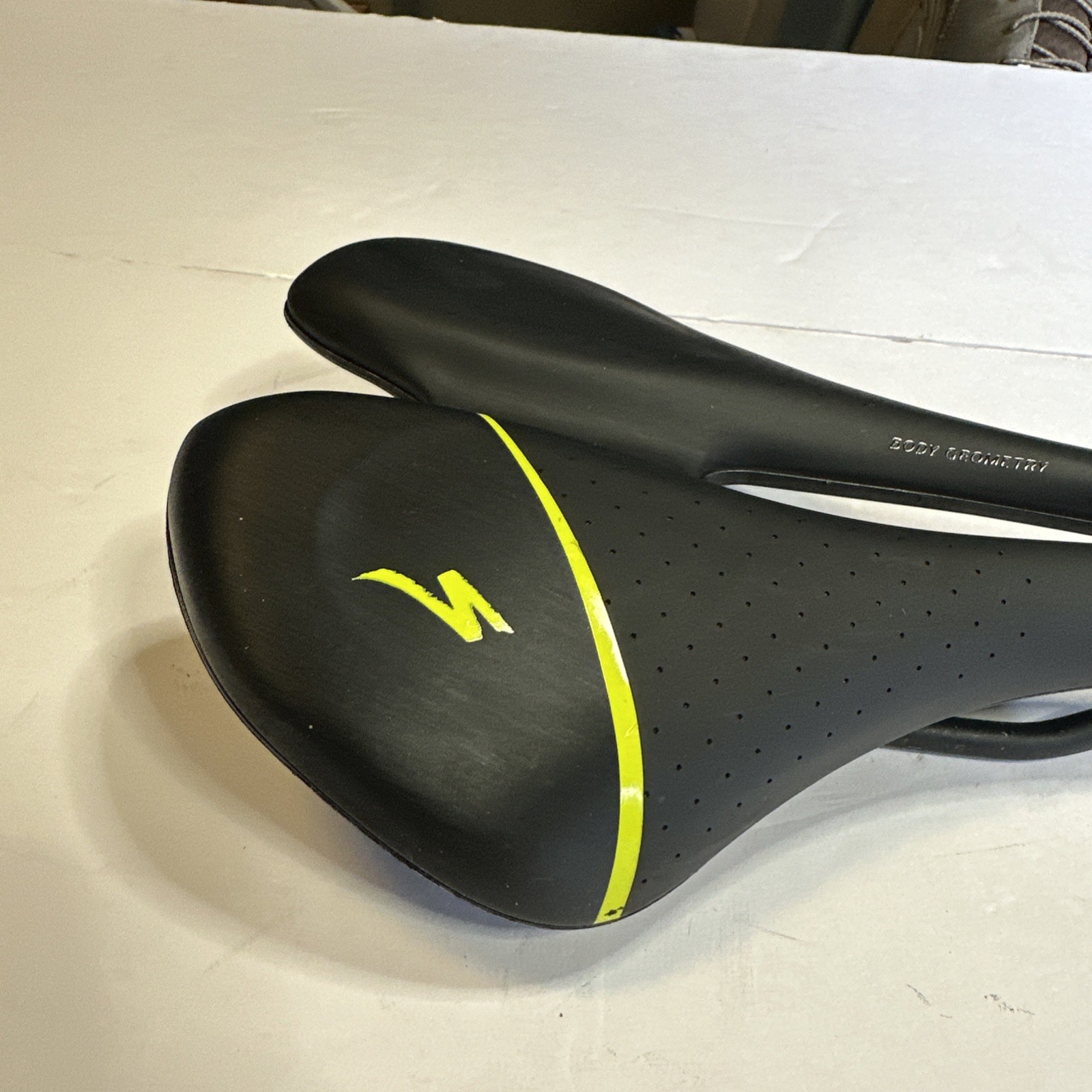 Specialized Body Geometry Ruby 155mm Bike Saddle Seat Black and Yellow VL-1808