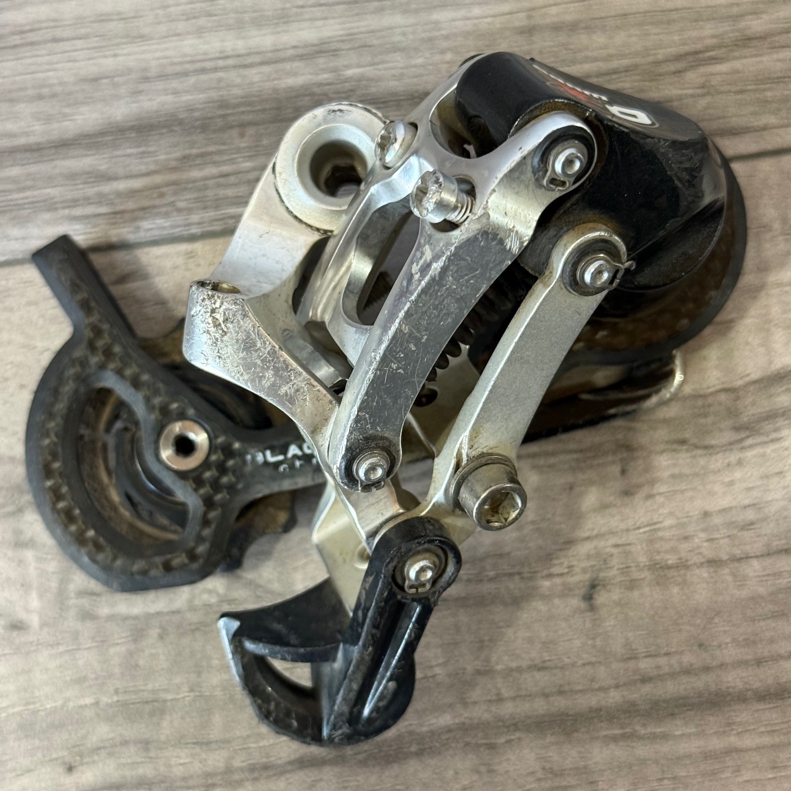SRAM X0 9 Speed Rear Derailleur Blackbox Carbon Medium Cage CRACKED PULLEYS