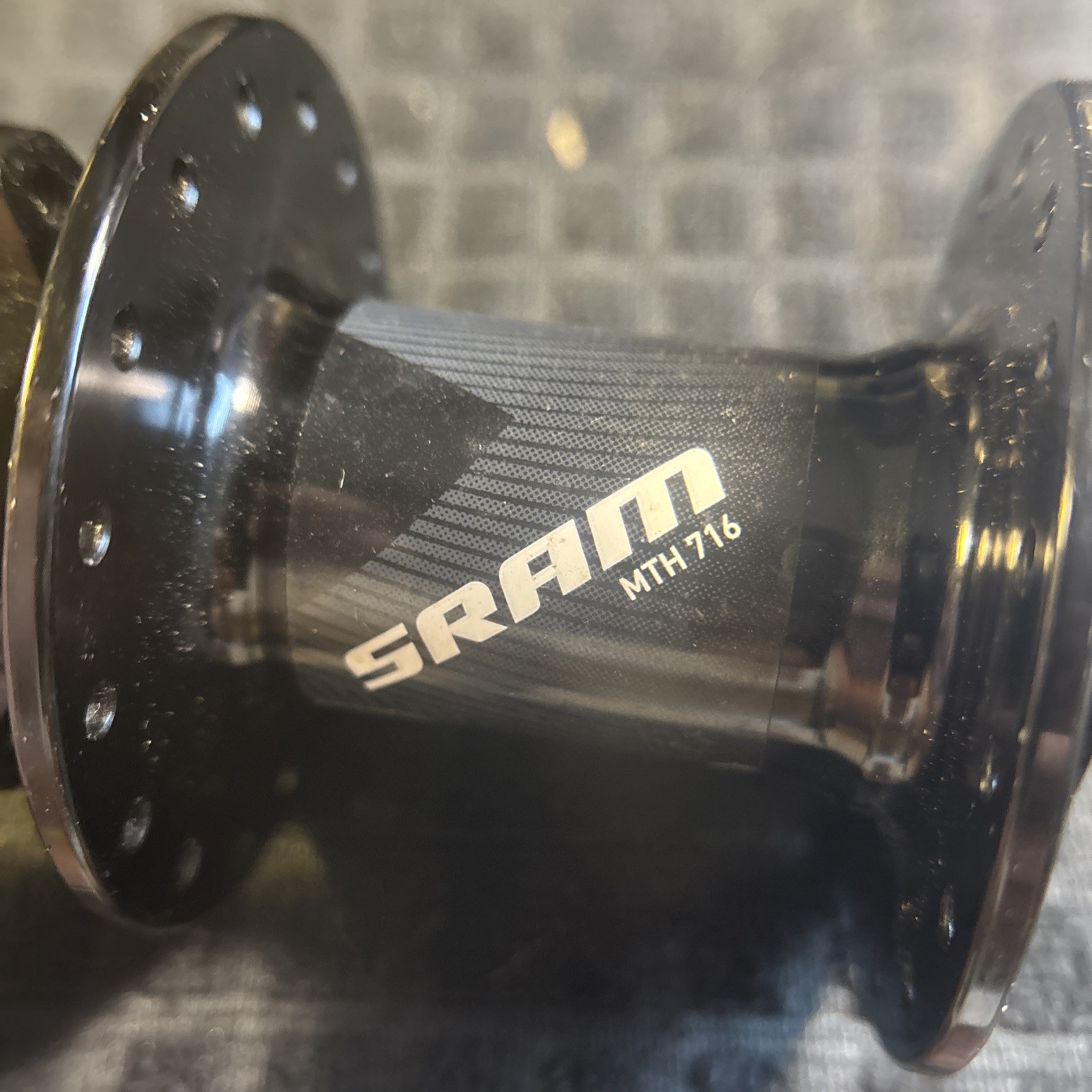 Sram MTN 716 Through Axle Hub with E6 Hole Disk 32 Hole