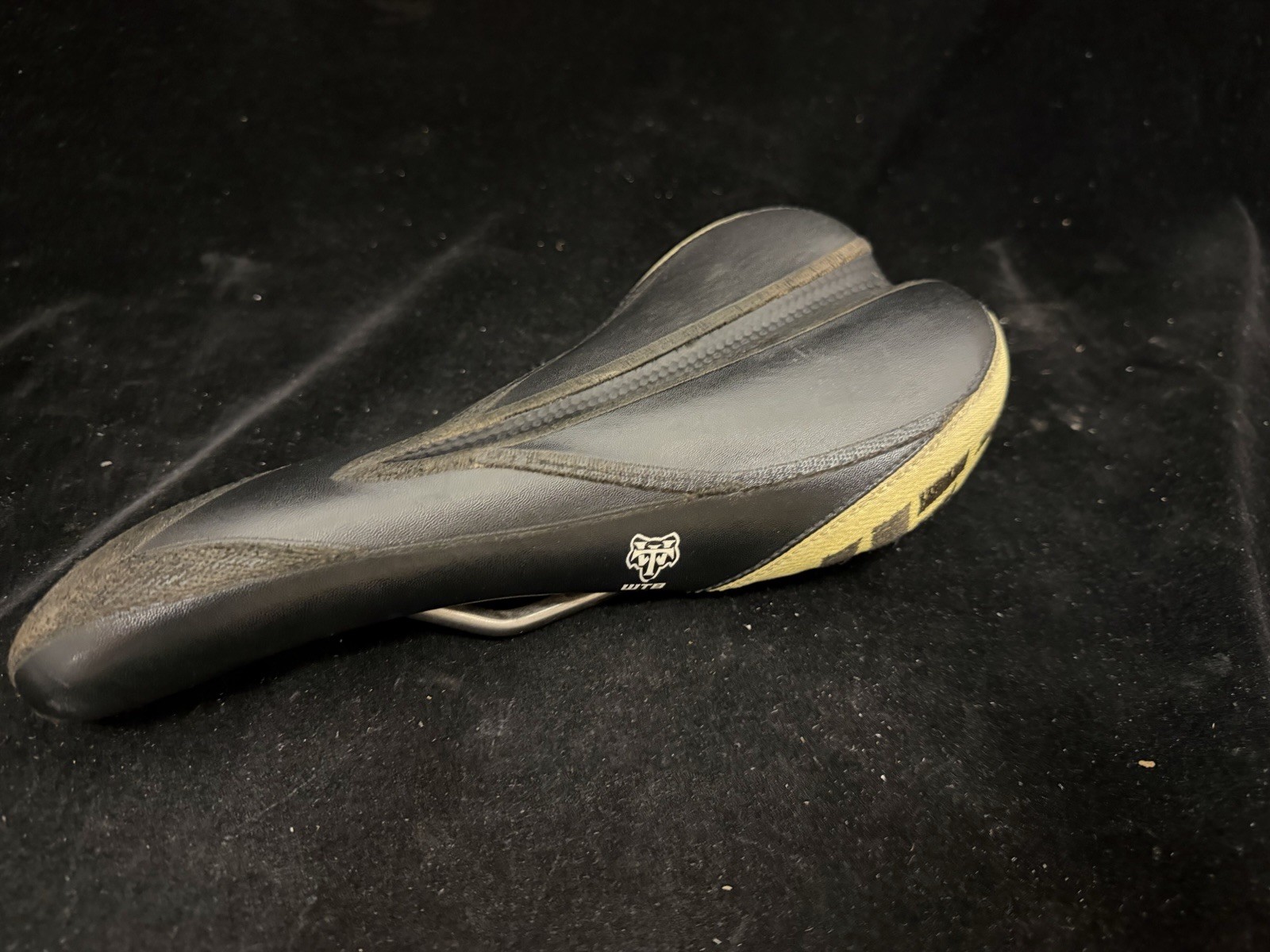 WTB Yeti Rocket V Mountain Bike Saddle 130mm 7 x 7mm Titanium Rail MTB 228g