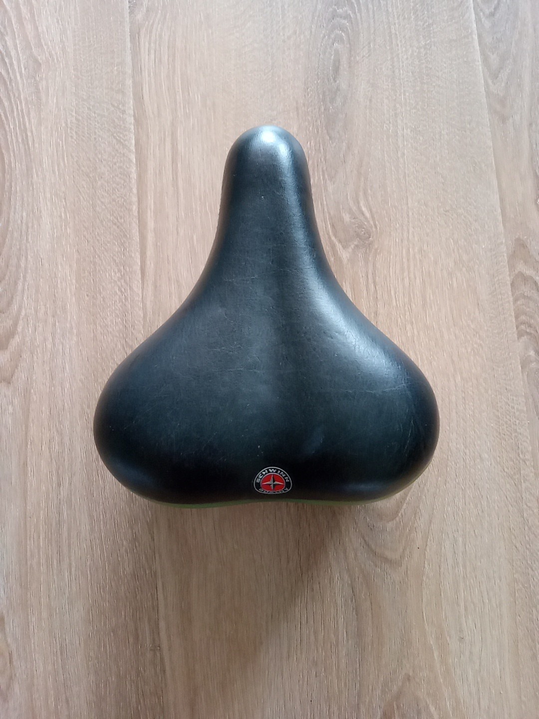 Schwinn Cruzair Wide Saddle Bike Bicycle Seat Black Air Cushioned Large 2012 NEW