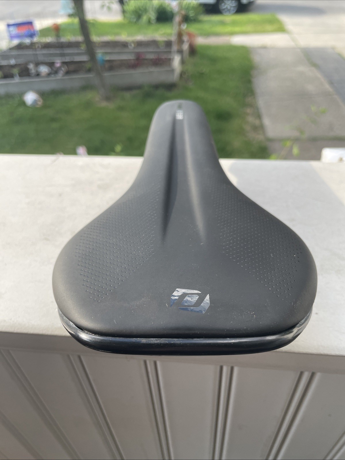 Syncros Belcarra Regular 2.0 Bike Saddle 130mm CrMo Rails VL-1A56 Black Road MTB