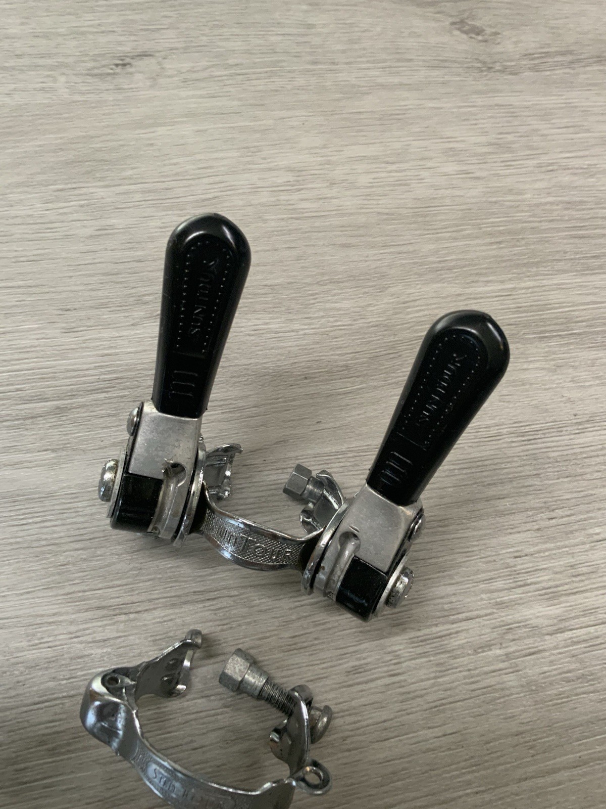 SUNTOUR DOWN-TUBE SHIFTERS RATCHET STYLE CLAMP ON FRICTION WITH SUNTOUR GUIDE