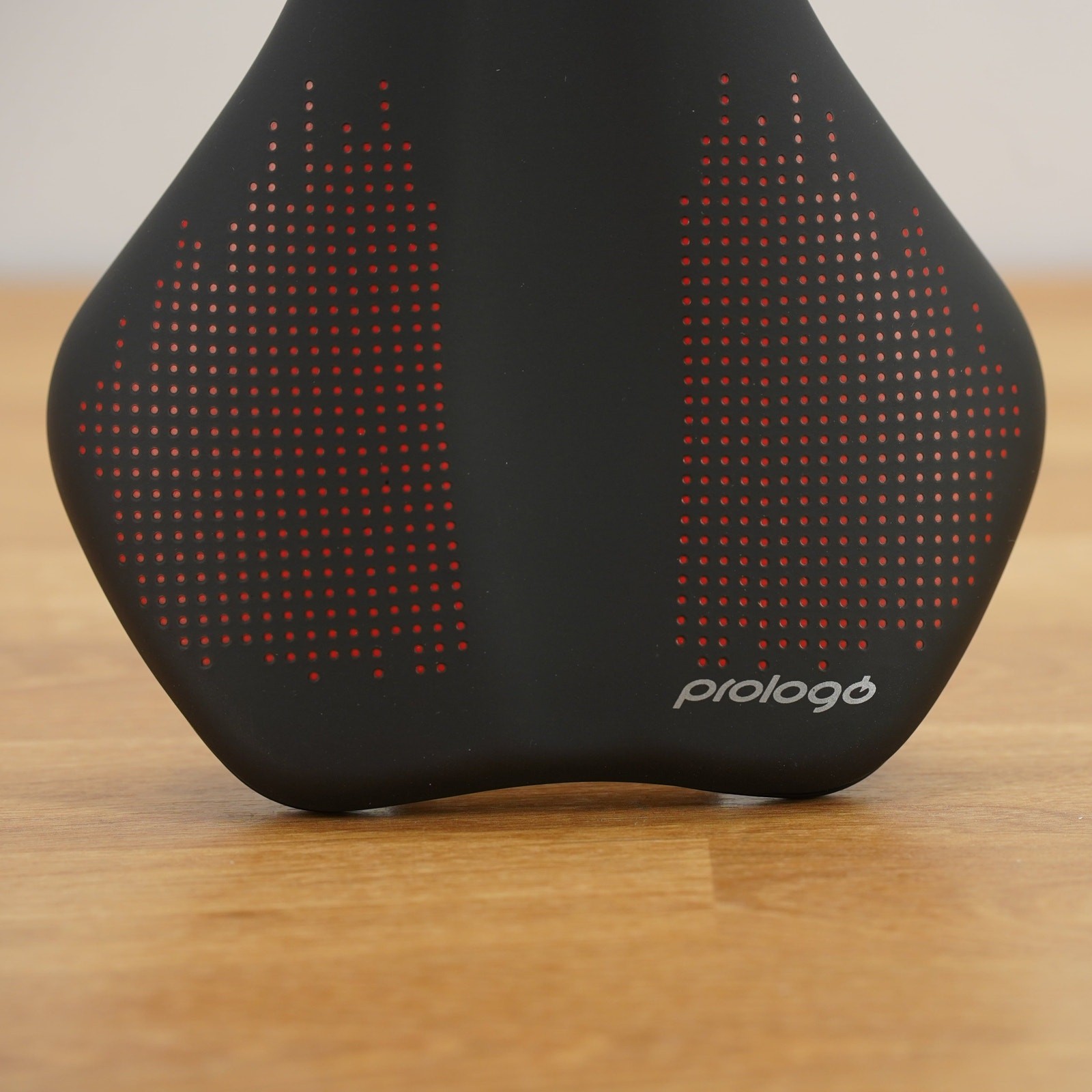 Prologo Akero STN Saddle Black/Red – NEW OEM