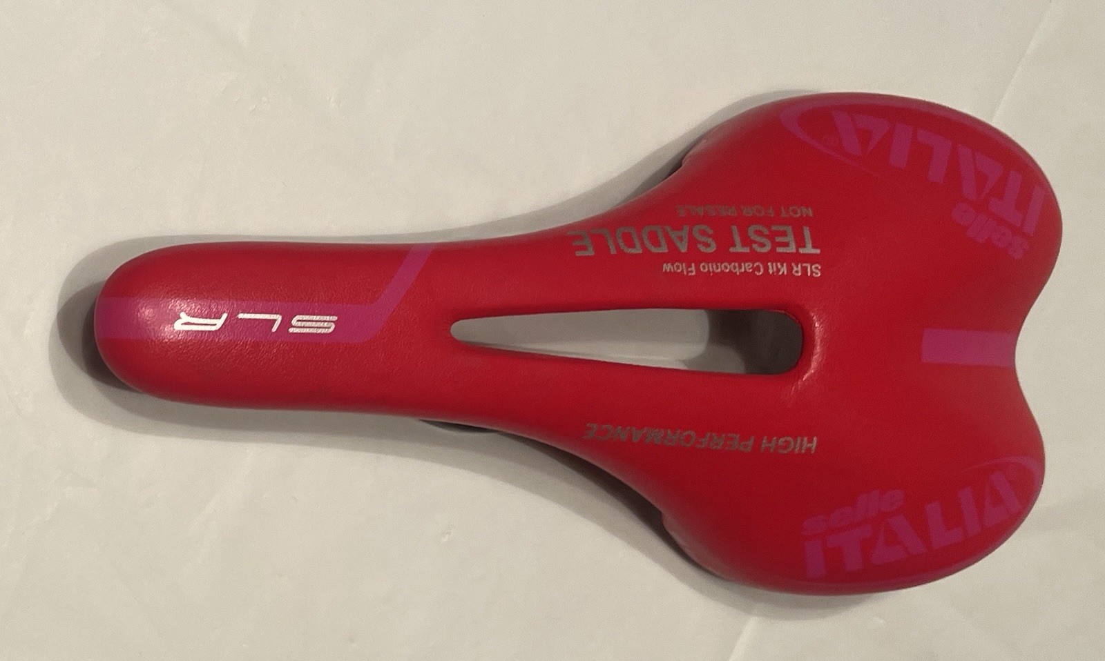 Selle Italia SLR Kit Carbonio Flow TEST Saddle Red Carbon 126g 275mm x 135mm