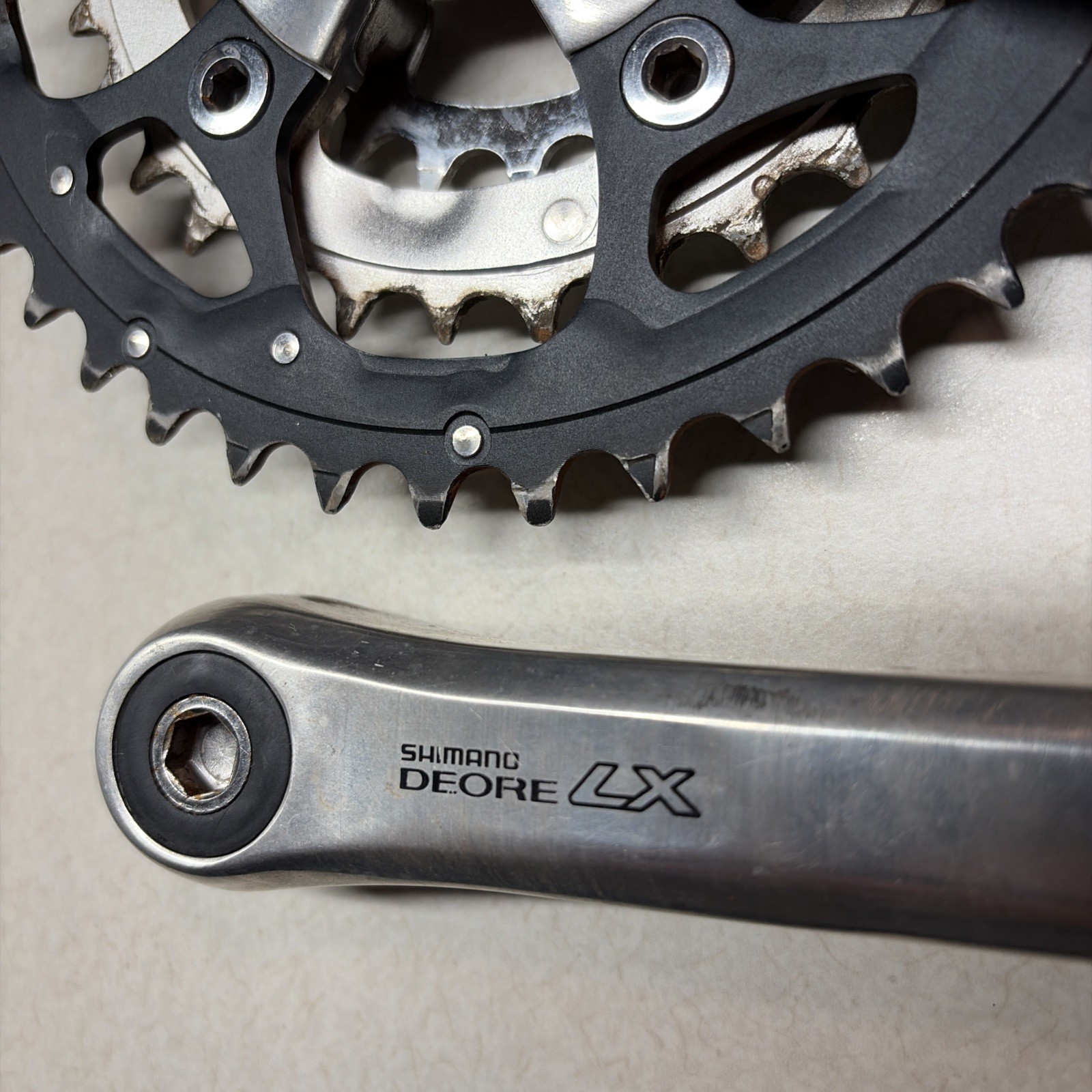 Shimano Deore LX Cranks FC-M563 Triple Mountain Bike 175 Crankset 94BCD 42/32/22