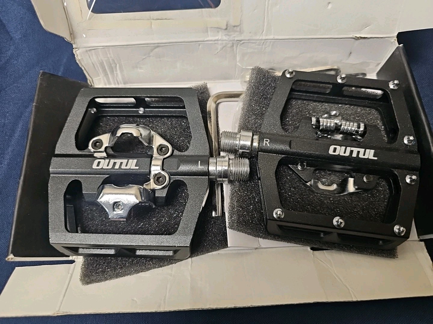OUTUL Bike Pedals MTB Lightweight Alloy 9/16″ Bearing Pedals