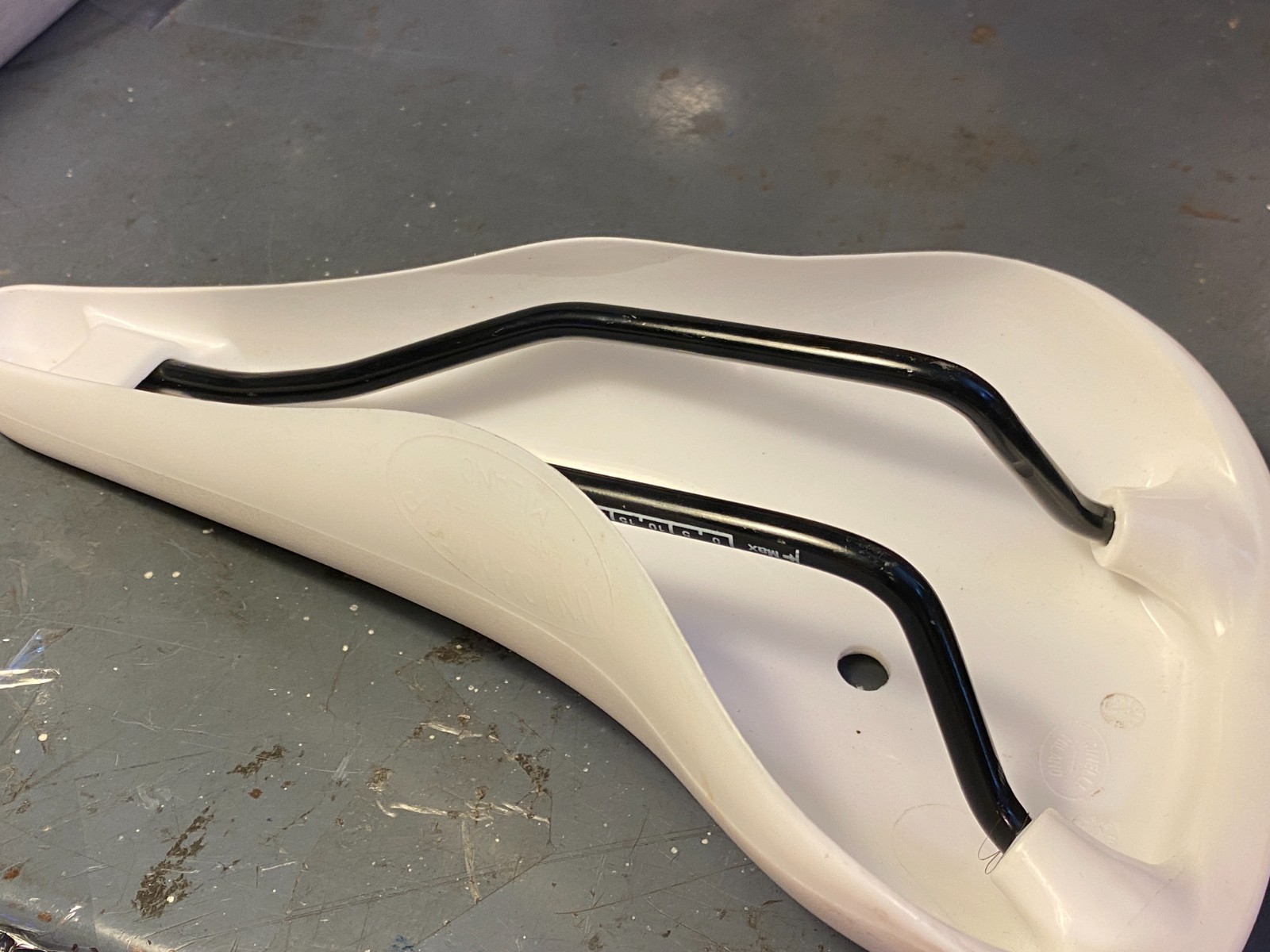 Cinelli Unicanitor Saddle Steel Rails Hard Plastic Shell White 2010 Light Use