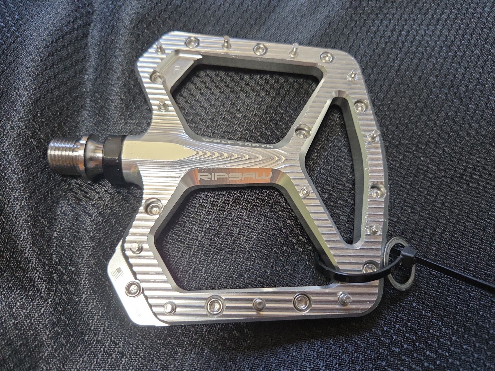 Wolf Tooth Ripsaw Platform MTB Mountain Bike Pedals Raw Silver