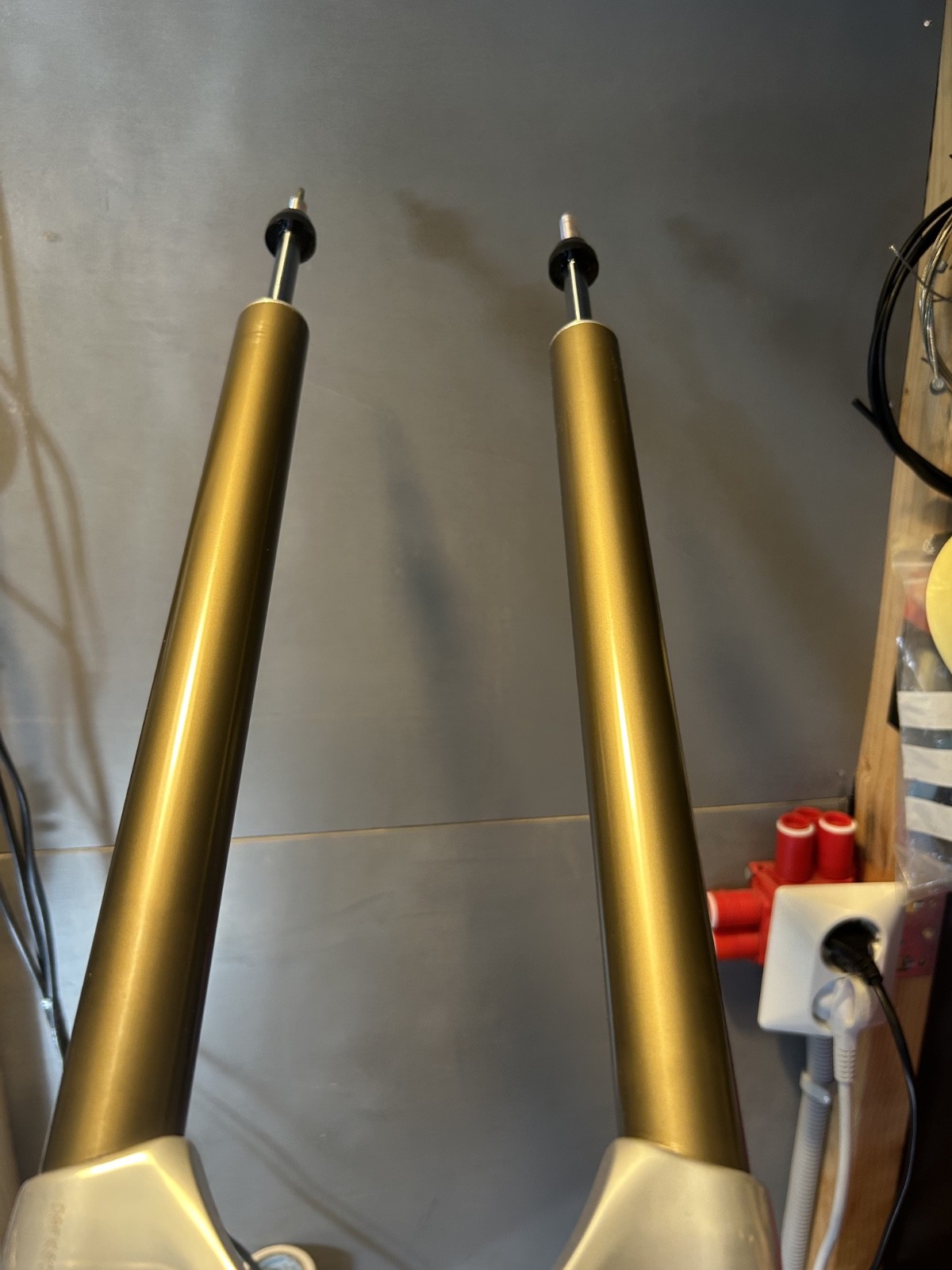 Rock Shox SID XC Dual Air/26″ 1 1/8 Threadless 63mm Travel DSC/V-Br QR 9mm Blue