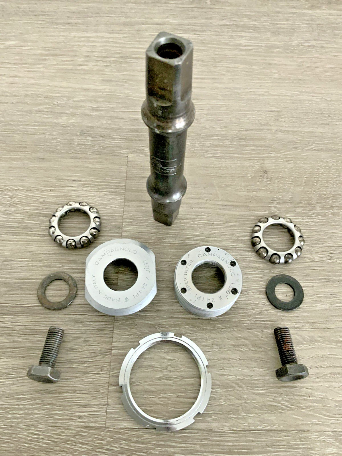 CAMPAGNOLO CHORUS BOTTOM BRACKET 68–114 MM BSA THREADED