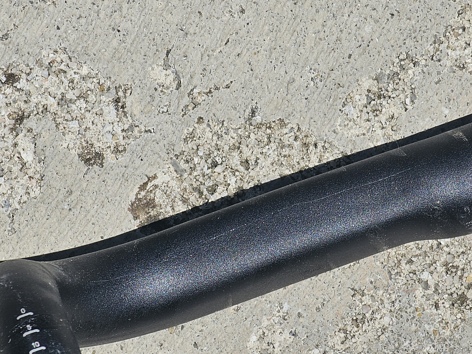 Specialized Shallow Bend AL-2014 Road Handlebar; 123mm drop,75mm reach,44cm wide