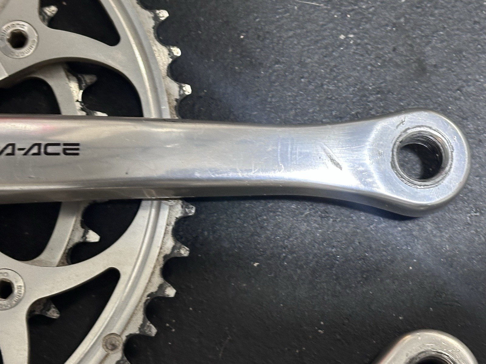 SHIMANO DURA ACE CRANKSET DOUBLE MODEL 7410 53-39 TOOTH 172.5 MM ARMS 6, 7, OR 8
