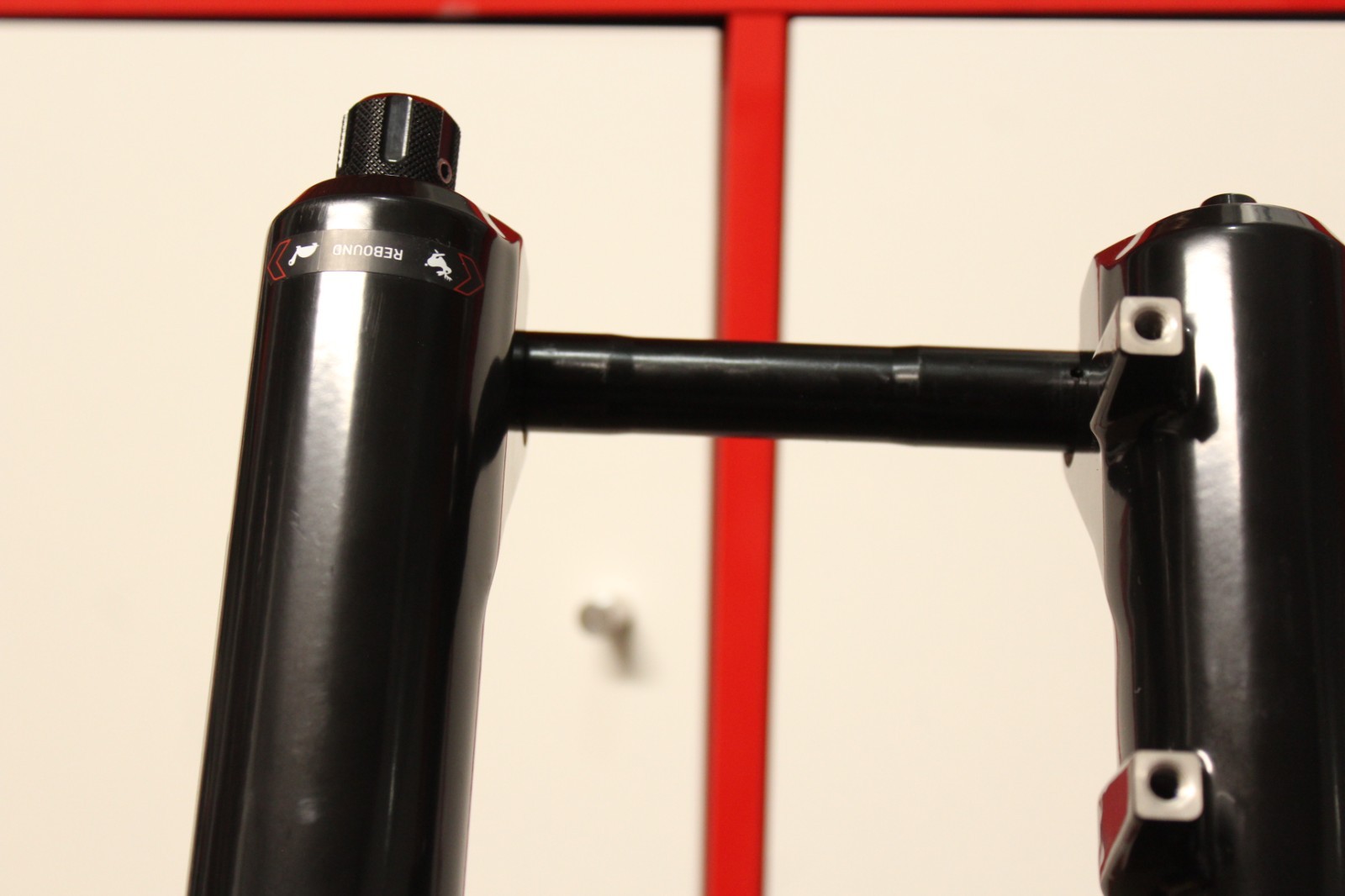 NEW RockShox BoXXer Suspension Fork 29″ 200mm 20x110mm DH Downhill Straight MTB