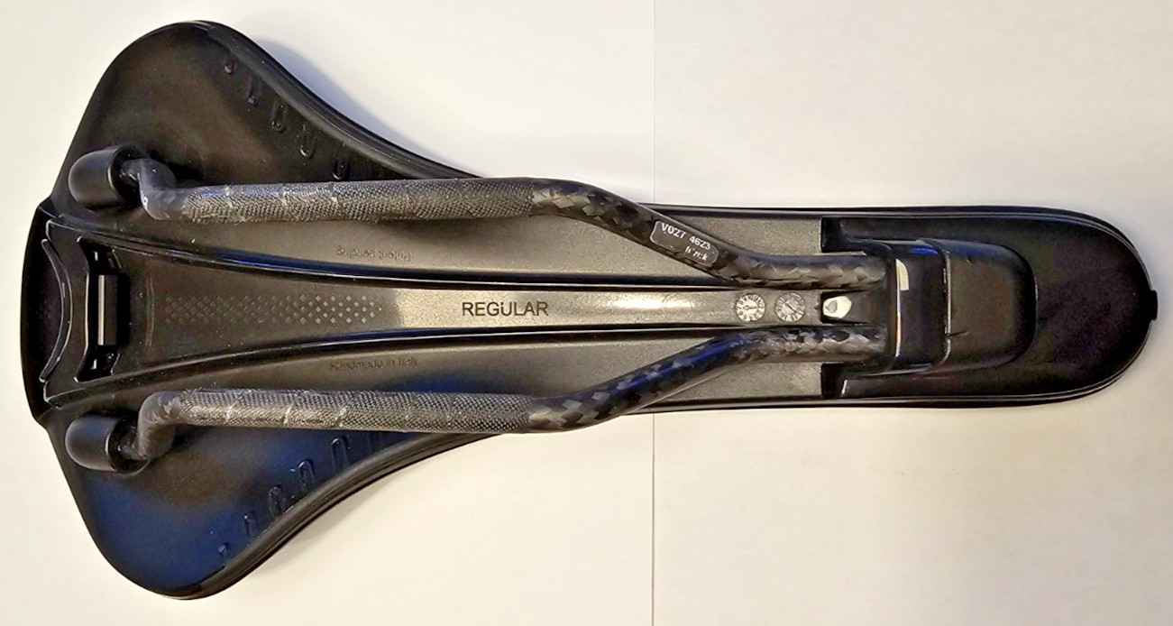 Fizik Antares R1 Versus Evo Saddle Regular 139mm 7x9mm Carbon Rails 174g Box