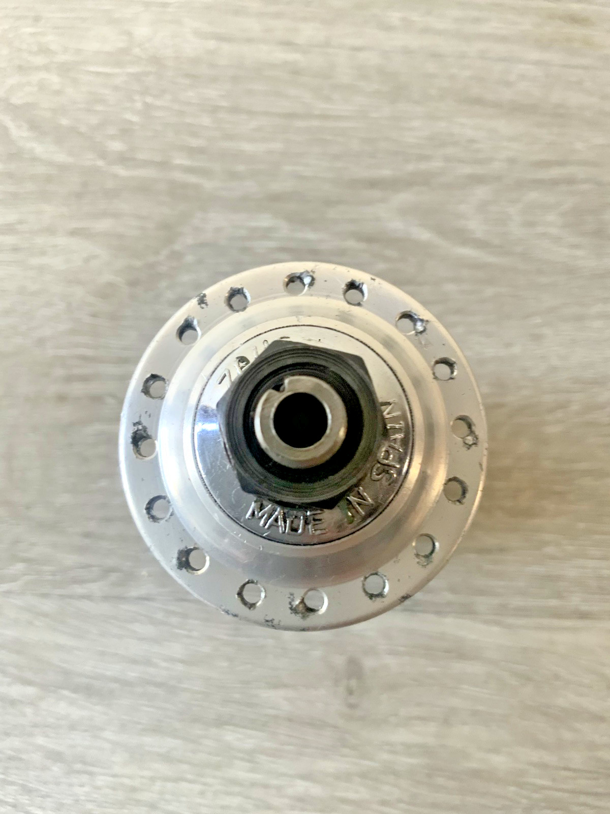 ZEUS FRONT HUB 36 HOLE 100 MM SPACING