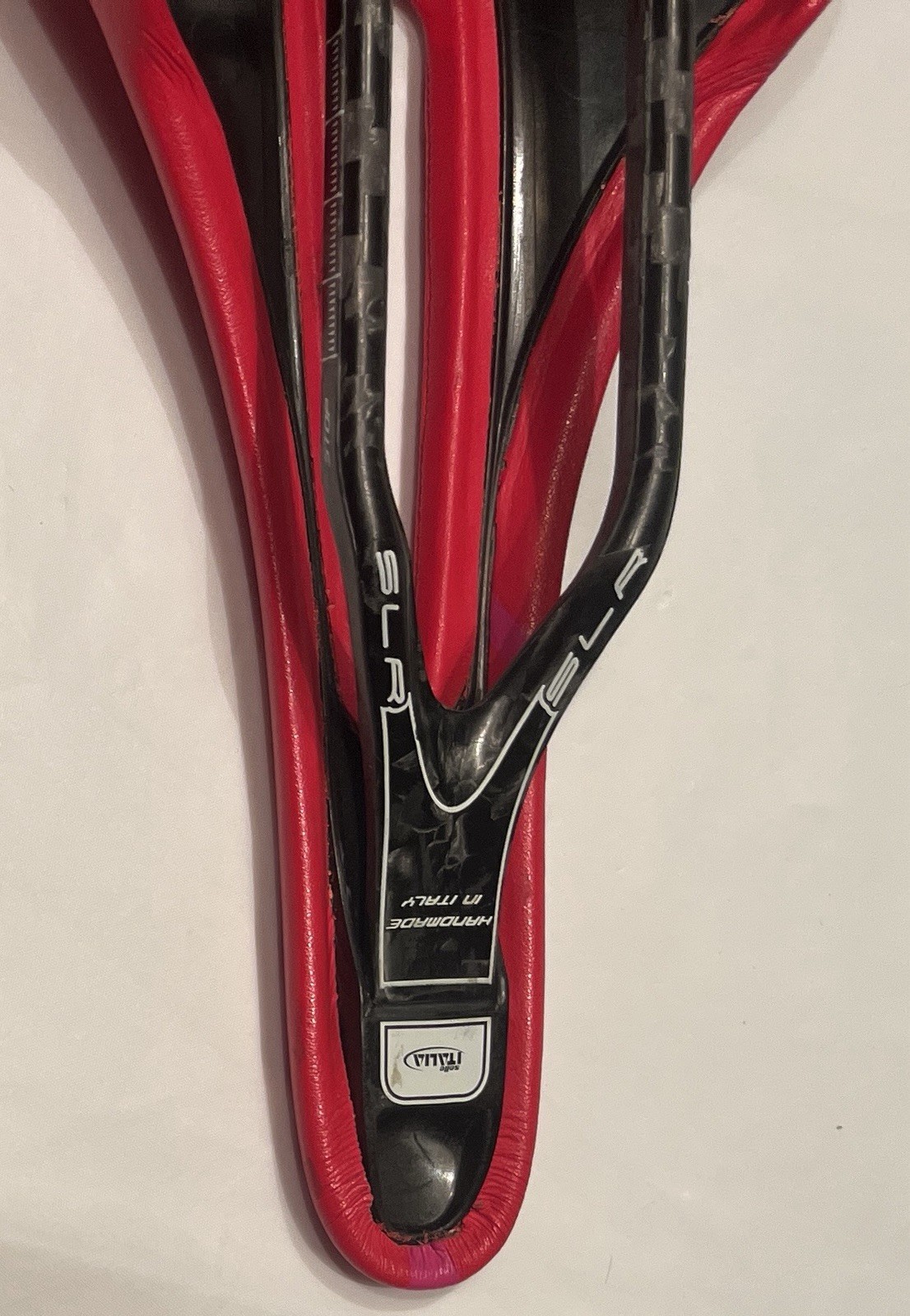 Selle Italia SLR Kit Carbonio Flow TEST Saddle Red Carbon 126g 275mm x 135mm