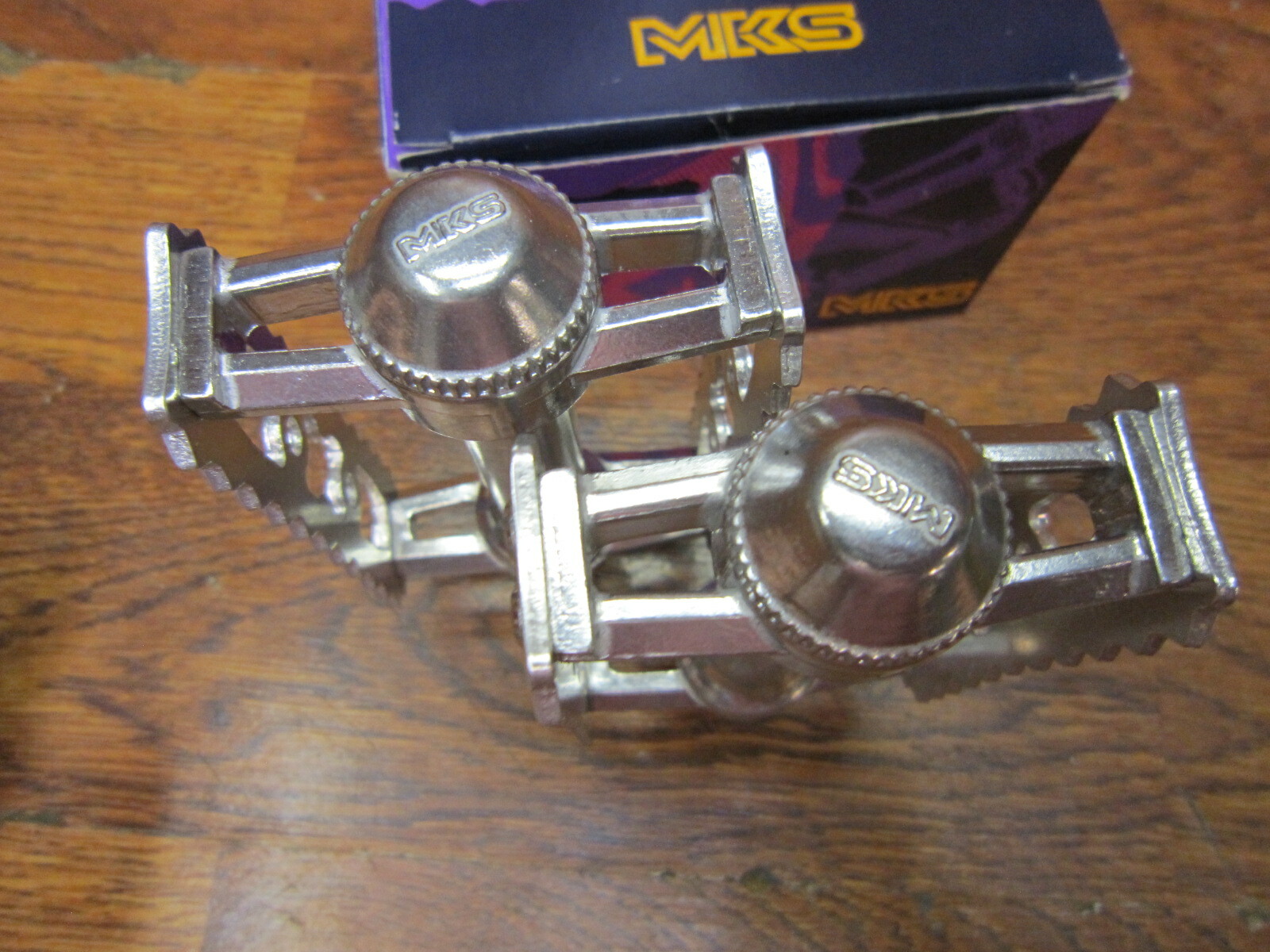 NOS VINTAGE MKS SYLVAN TOURING PEDAL SET – 9/16″