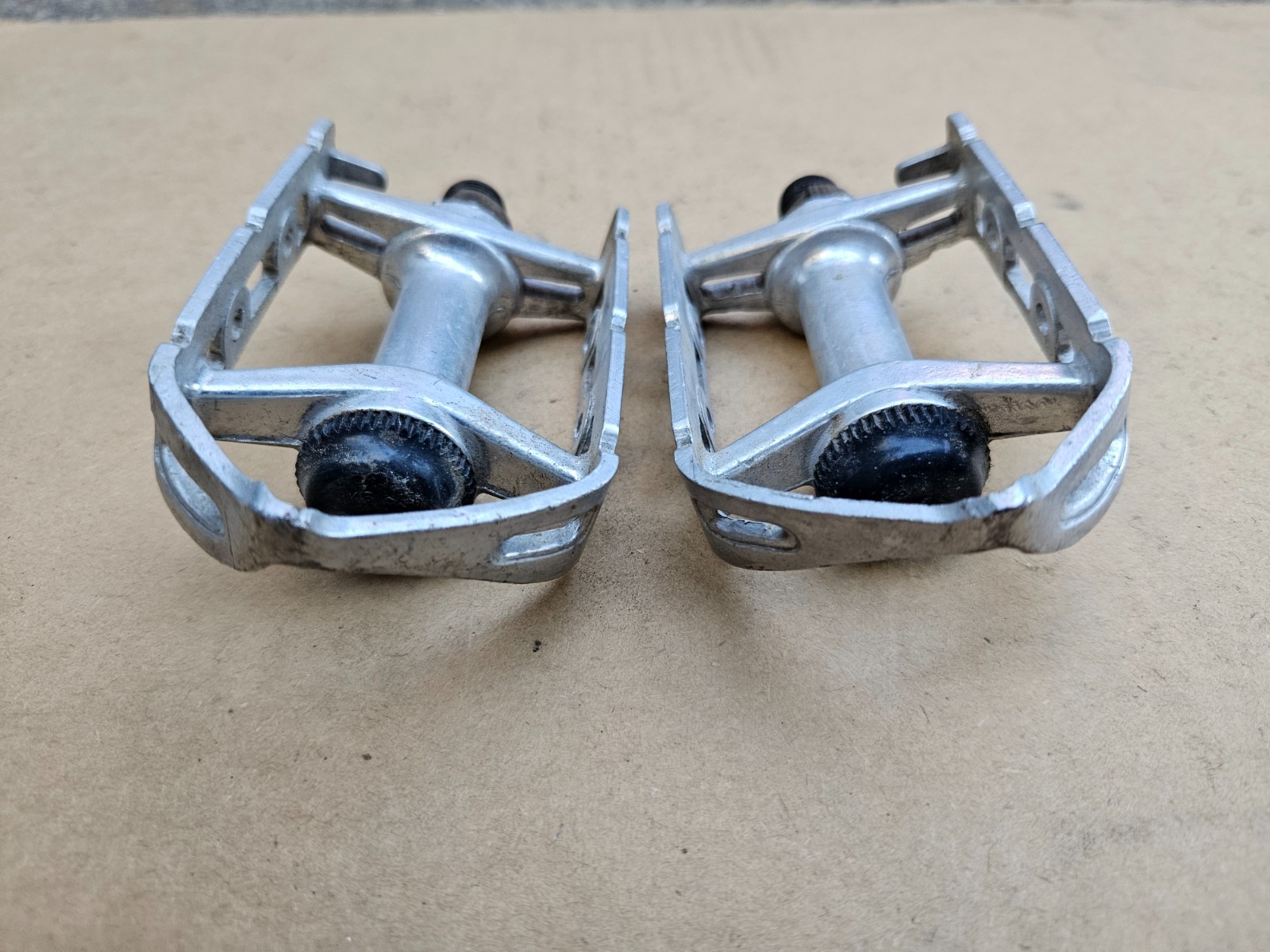 Vintage MKS AR-2 Road Bike Platform Pedals Left Right Set 9/16″ Japan