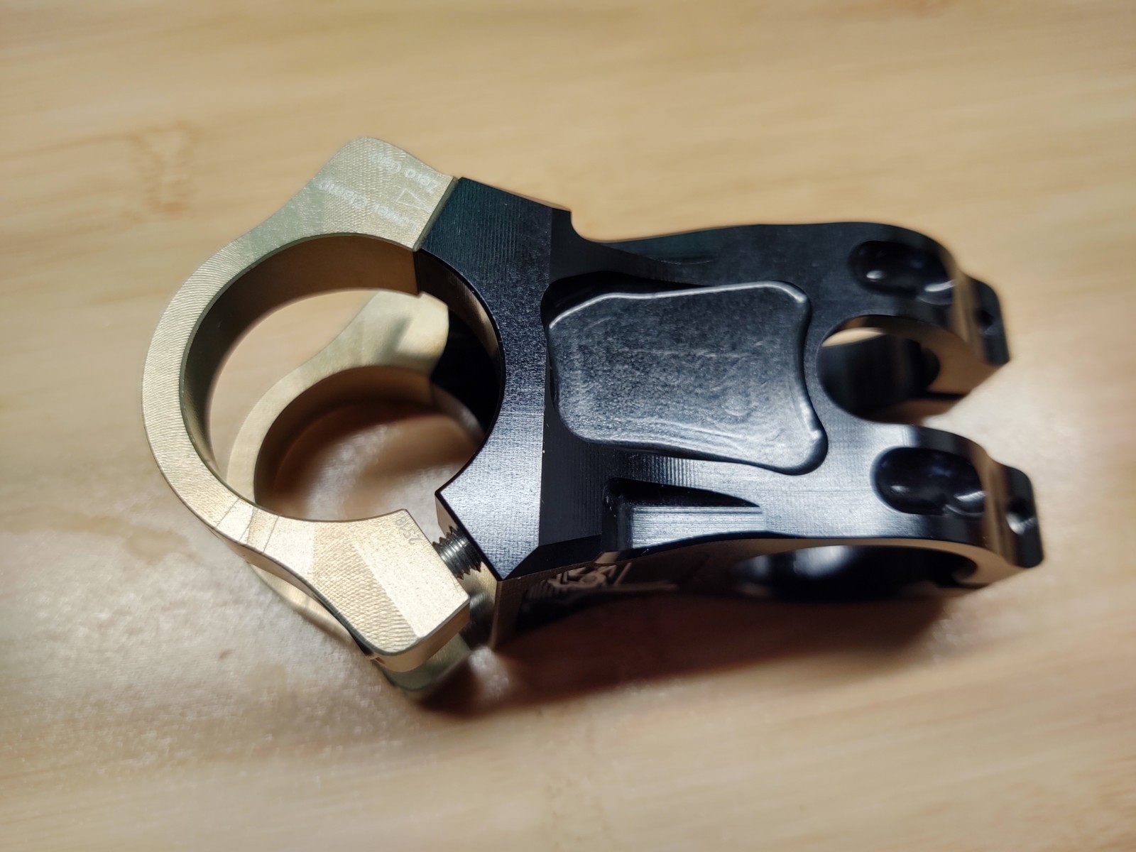 Renthal Apex Stem – 60mm, 31.8 Clamp, +/-6, 1 1/8″, Aluminum, Black/Gold