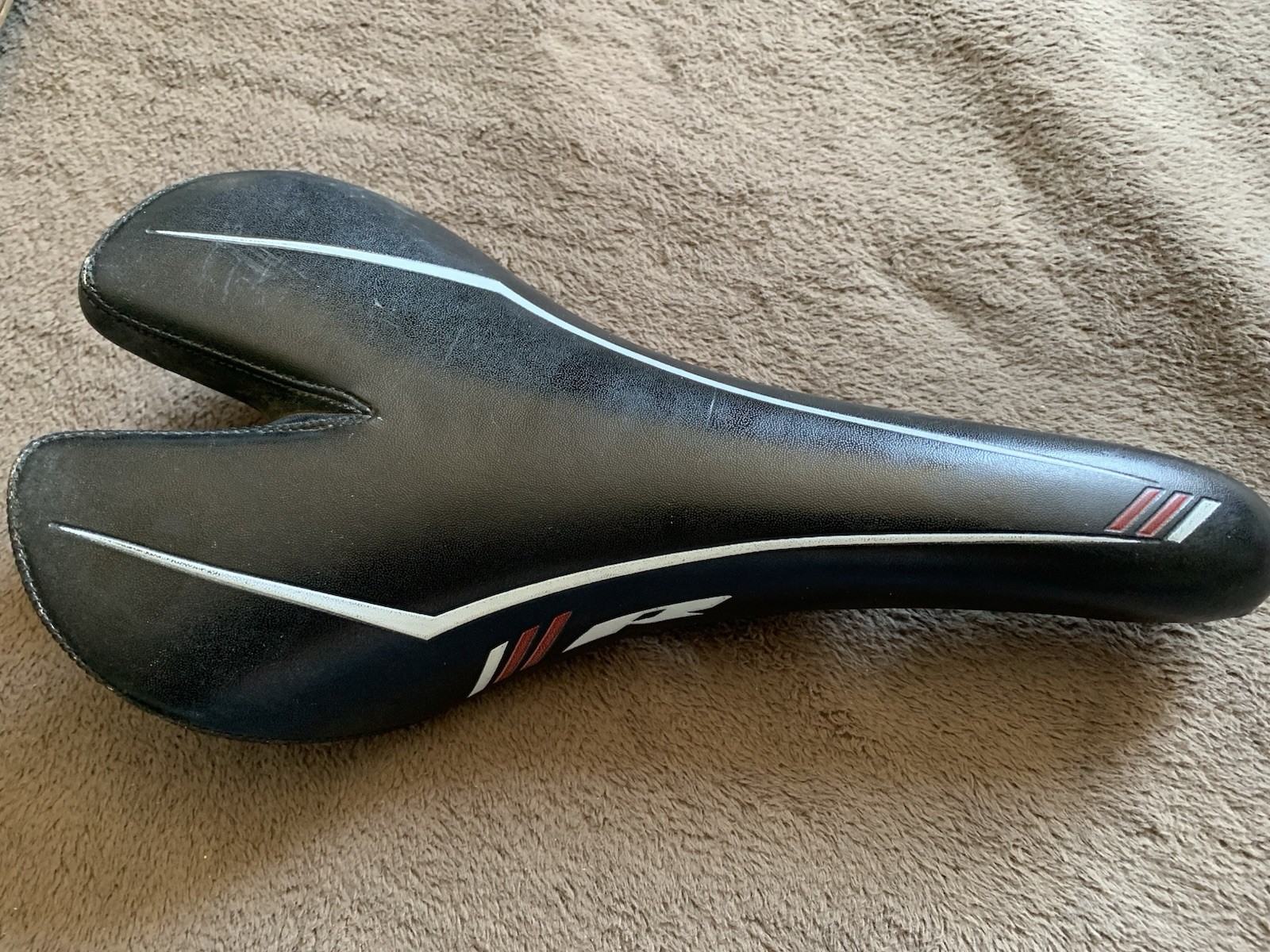 Bontrager R Road Mountain Bike Saddle Seat Black, 132mm