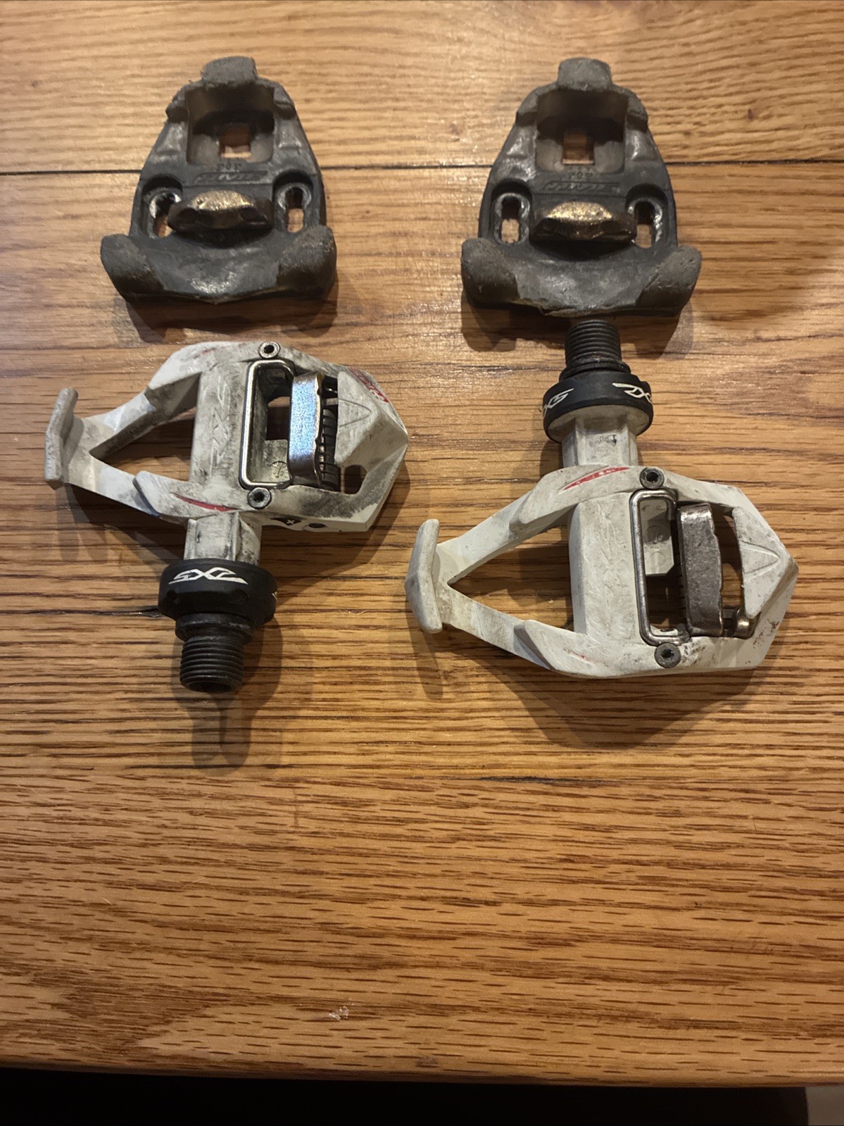 Time RXS Speed White Composite Steel Axle Road Pedals With Cleats Used