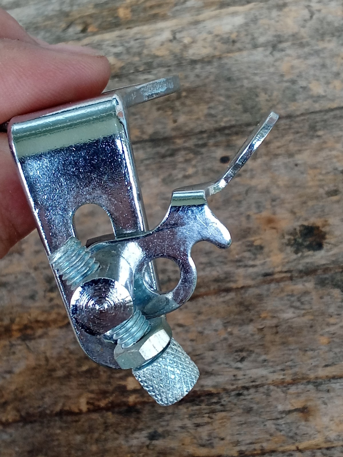 Old School Thick Gauge Front Cable Brake Cable Hanger for 1″ threaded Forks BMX