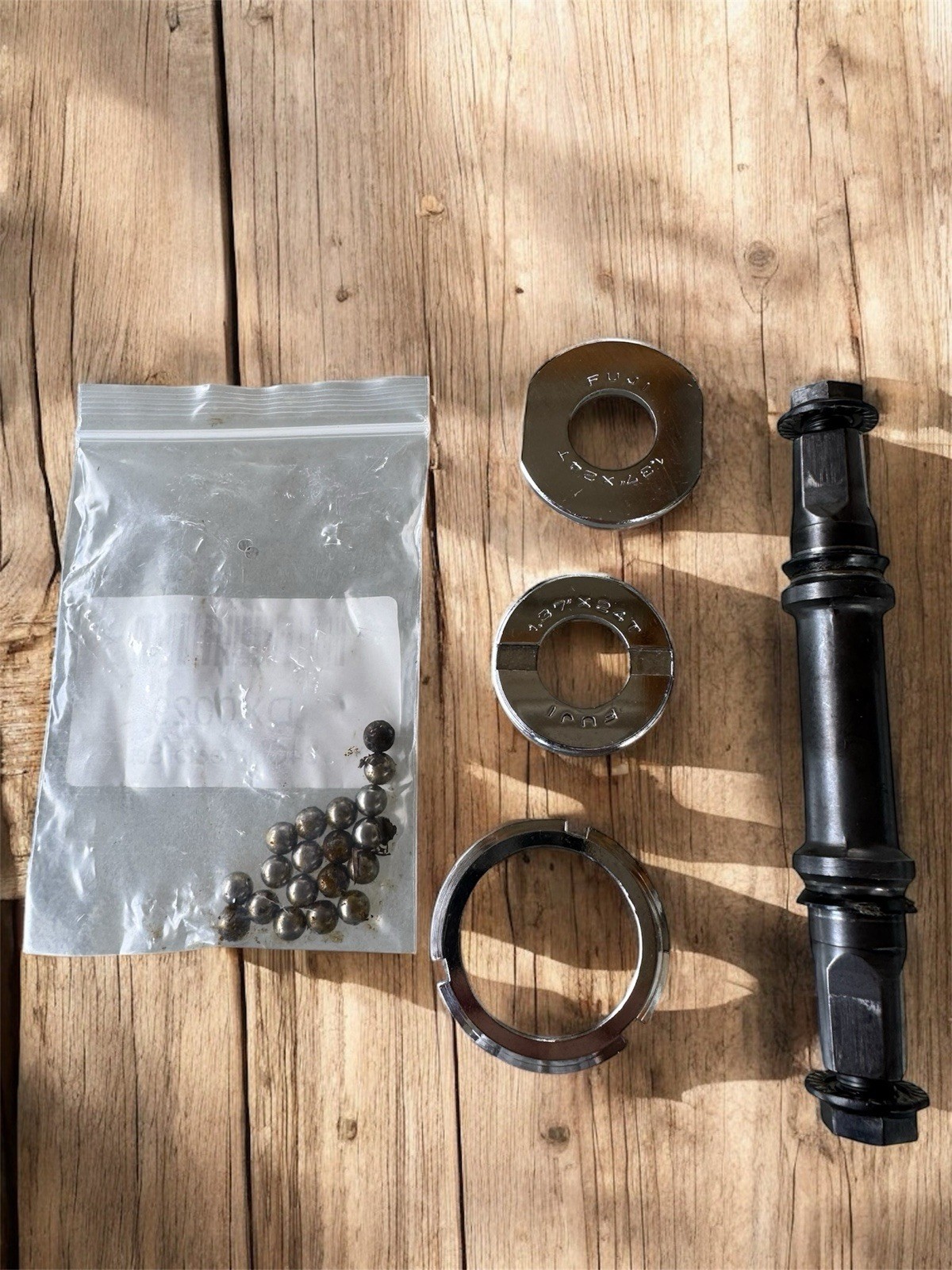 Fuji Bottom Bracket Set 1.37”x24T Japan