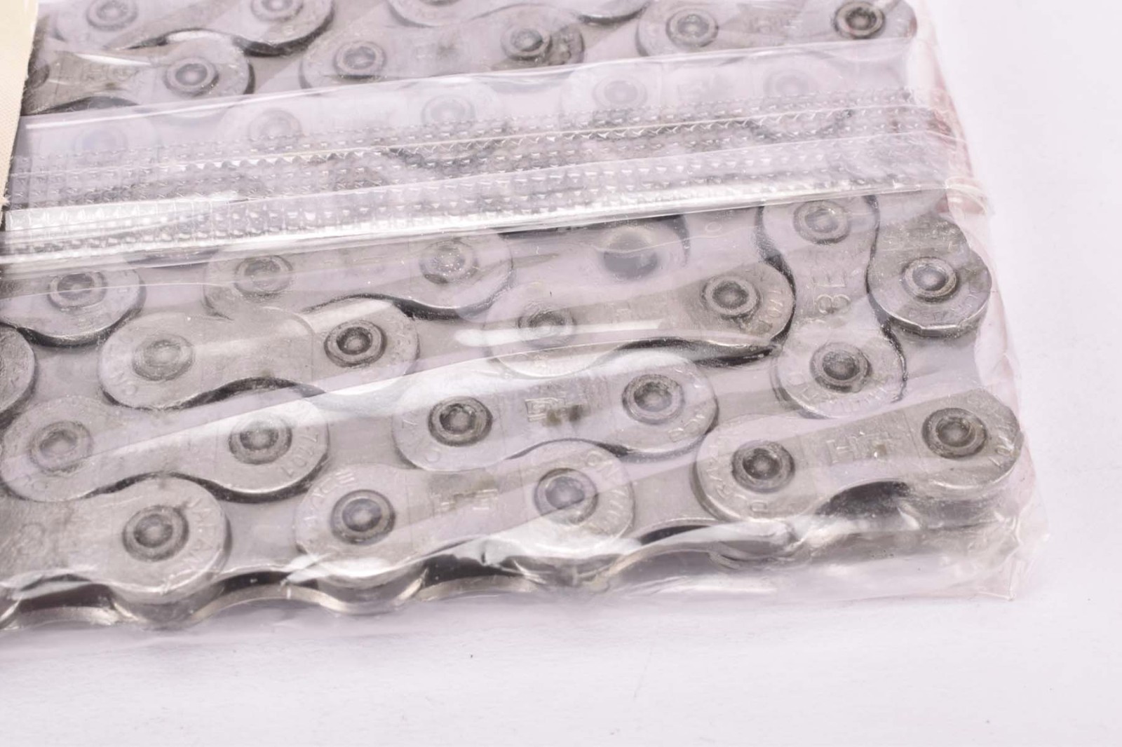 NOS/NIB Shimano Dura-Ace #CN-7701 9-speed Hyperglide Chain with 118 links