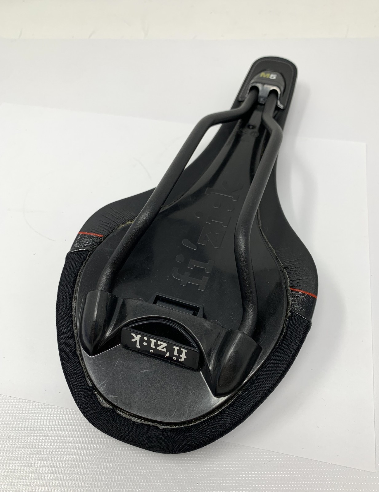 Fizik Tundra M5 Manganese Saddle – New