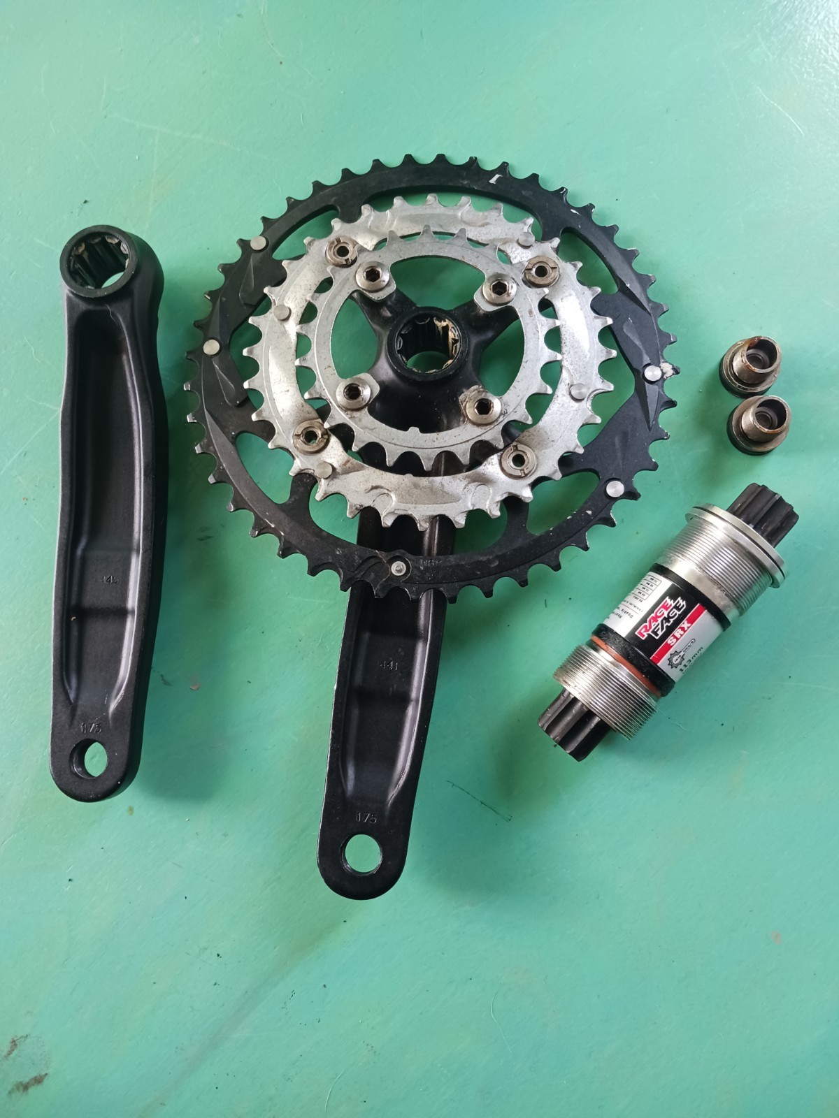 Race Face Ride XC MTB Crankset Triple 175m Bottom Bracket Eng 113mm ISISm