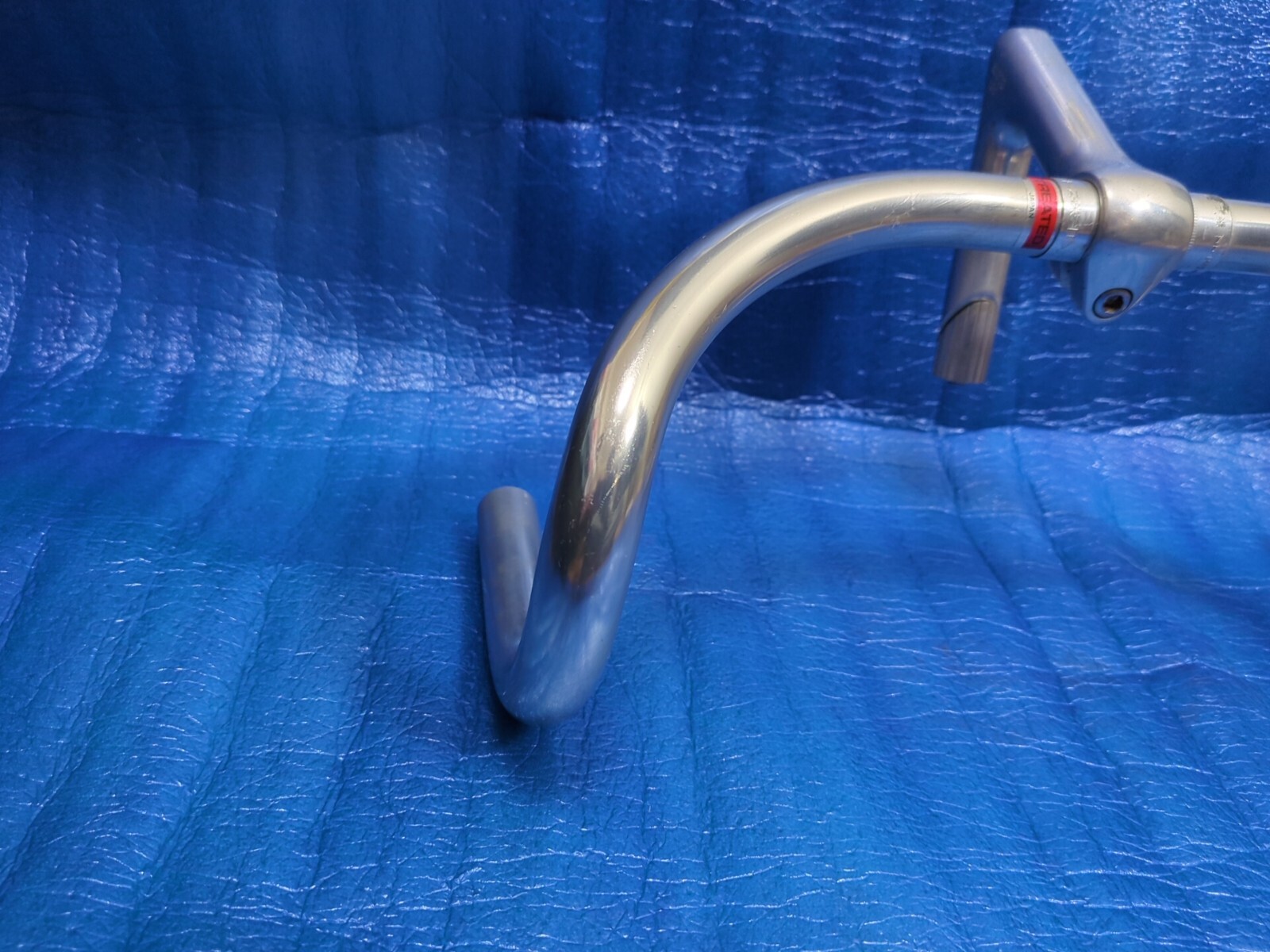 Nitto B125 Aluminium 370mm NJS Certified Handlebar ++ Nitto Jaguar 100mm AA Stem