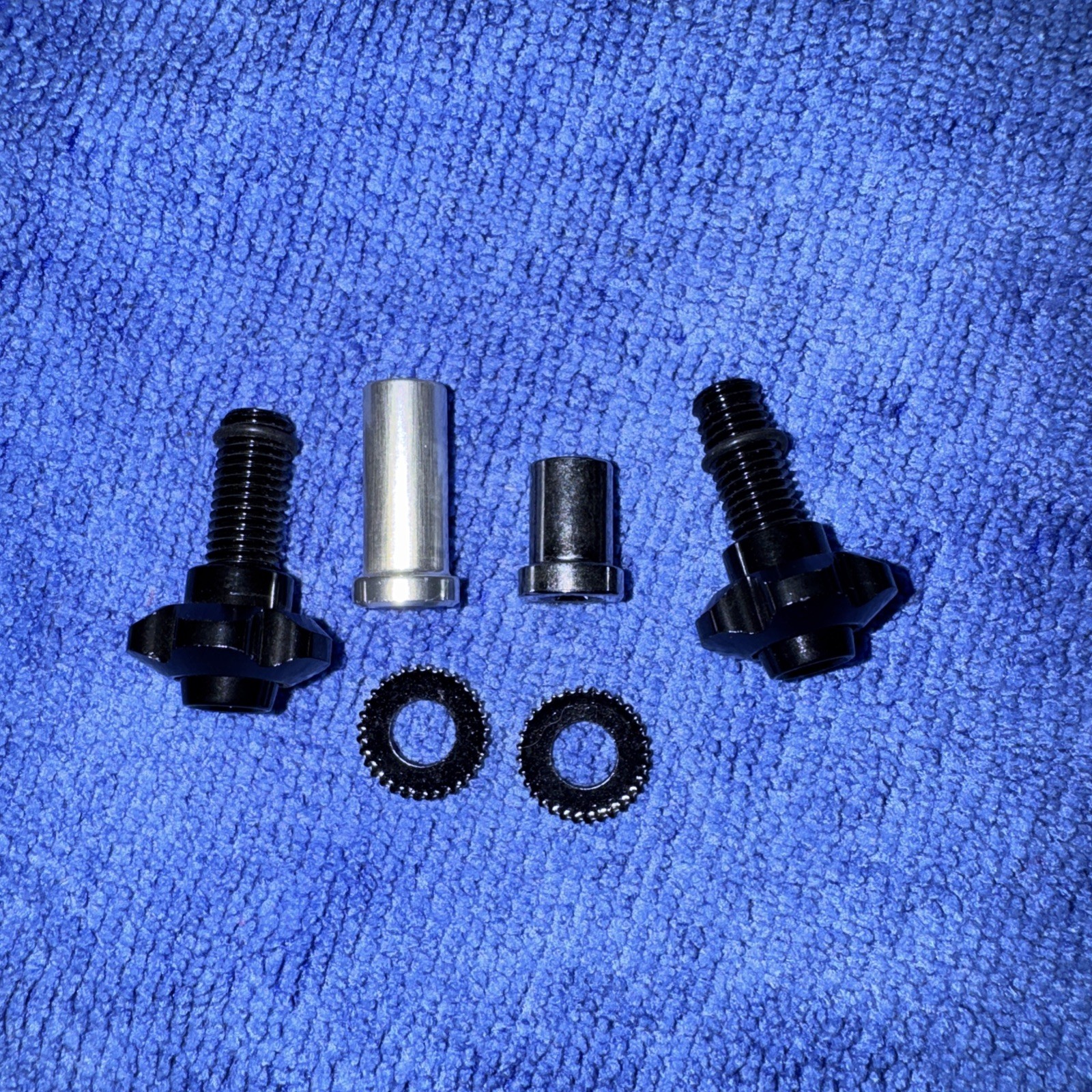 TRP ALUMINUM FORGED ROAD BRAKE SET R870 BLK 336 GRAMS NEW IN OTHER BOX