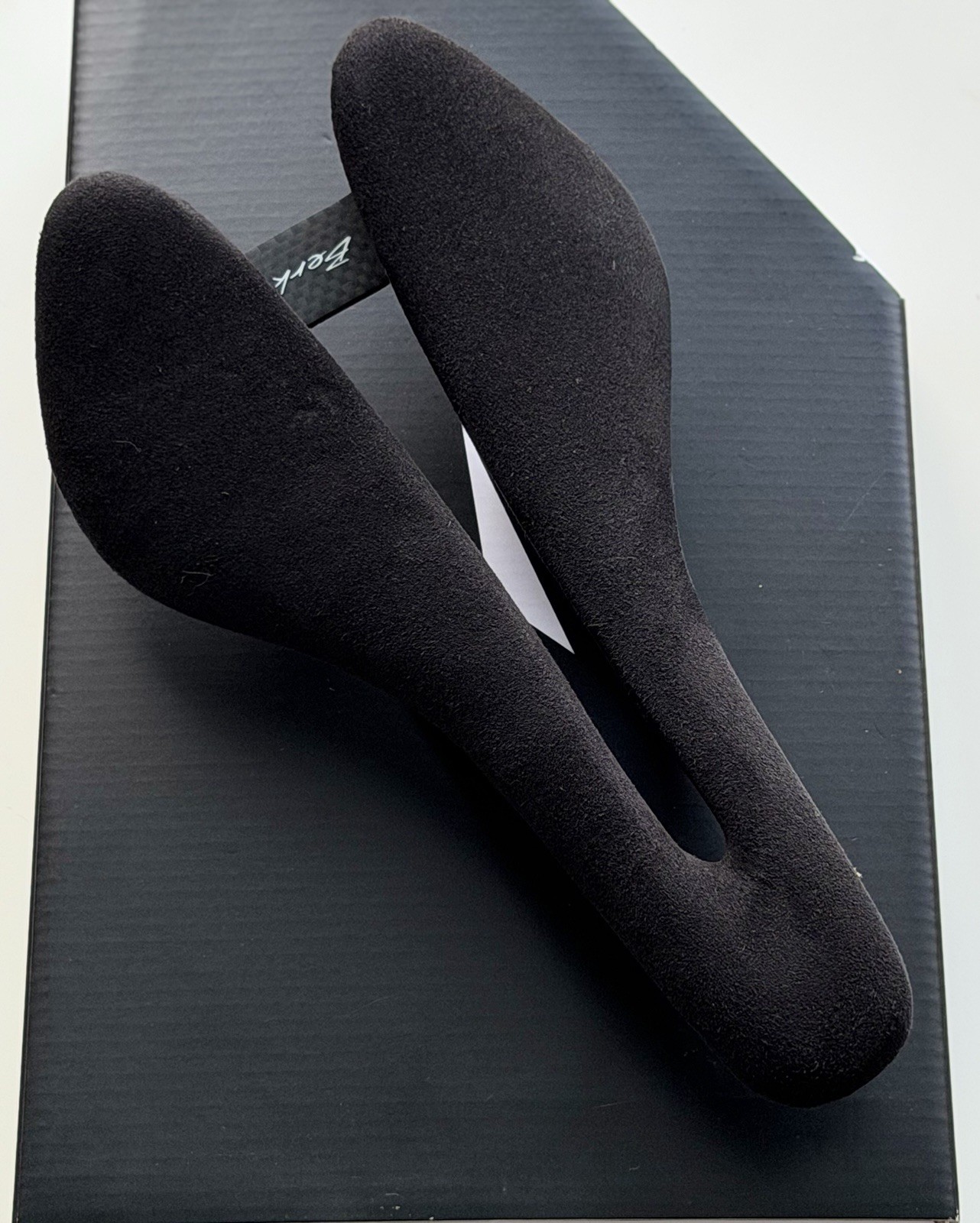 Berk Ploh Carbon Rails Saddle 143mm, Double Padded, Alcantara: 98 g ± 5 g