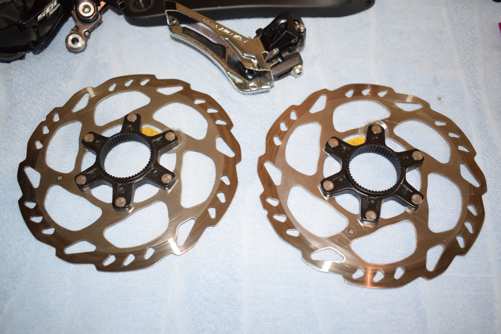 NICE! Shimano 105 R7100 11-Speed Mechanical Disc Brake Groupset (72.5 Cranks)