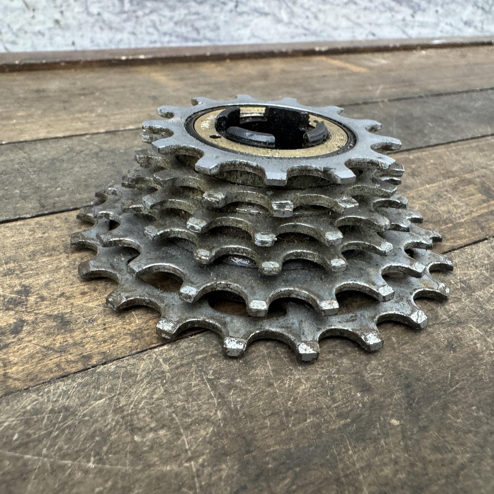 Vintage SunTour Winner Pro 6-Speed Freewheel 22t Japan Road Bike Cluster