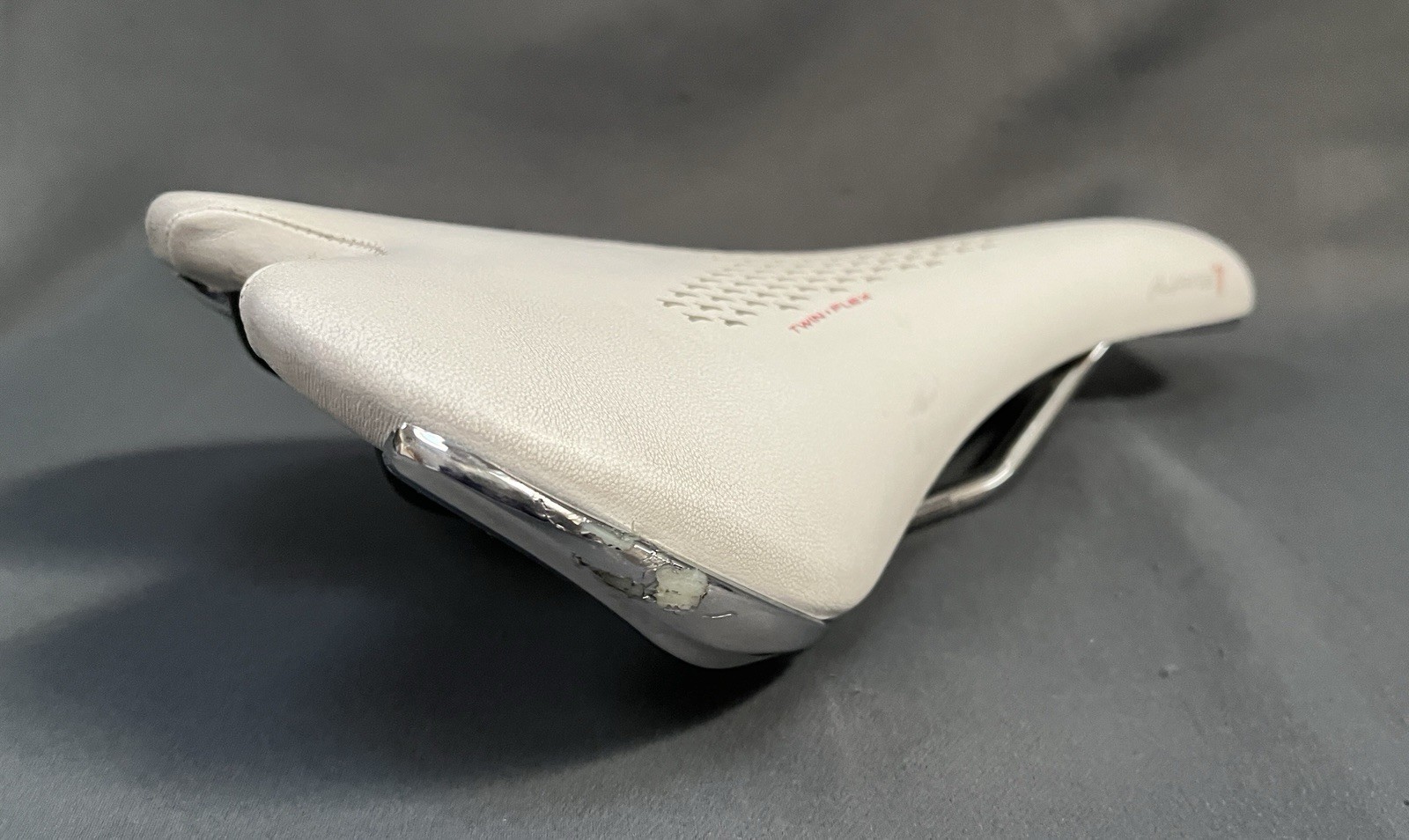 Fi’zi:k Aliante Saddle White 145x265mm K:ium Rails 7×7 Twin Flex Road MTB Italy
