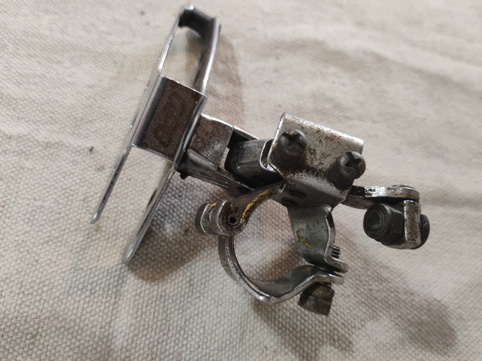Vintage Shimano Thunderbird Front Derailer 1″ Mounting Brackets