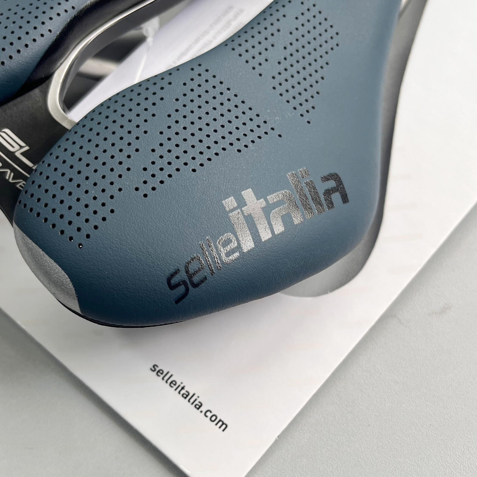 Selle Italia SLR Boost L3 145x248mm Gravel TI316 Superflow Saddle (Blue Granite)