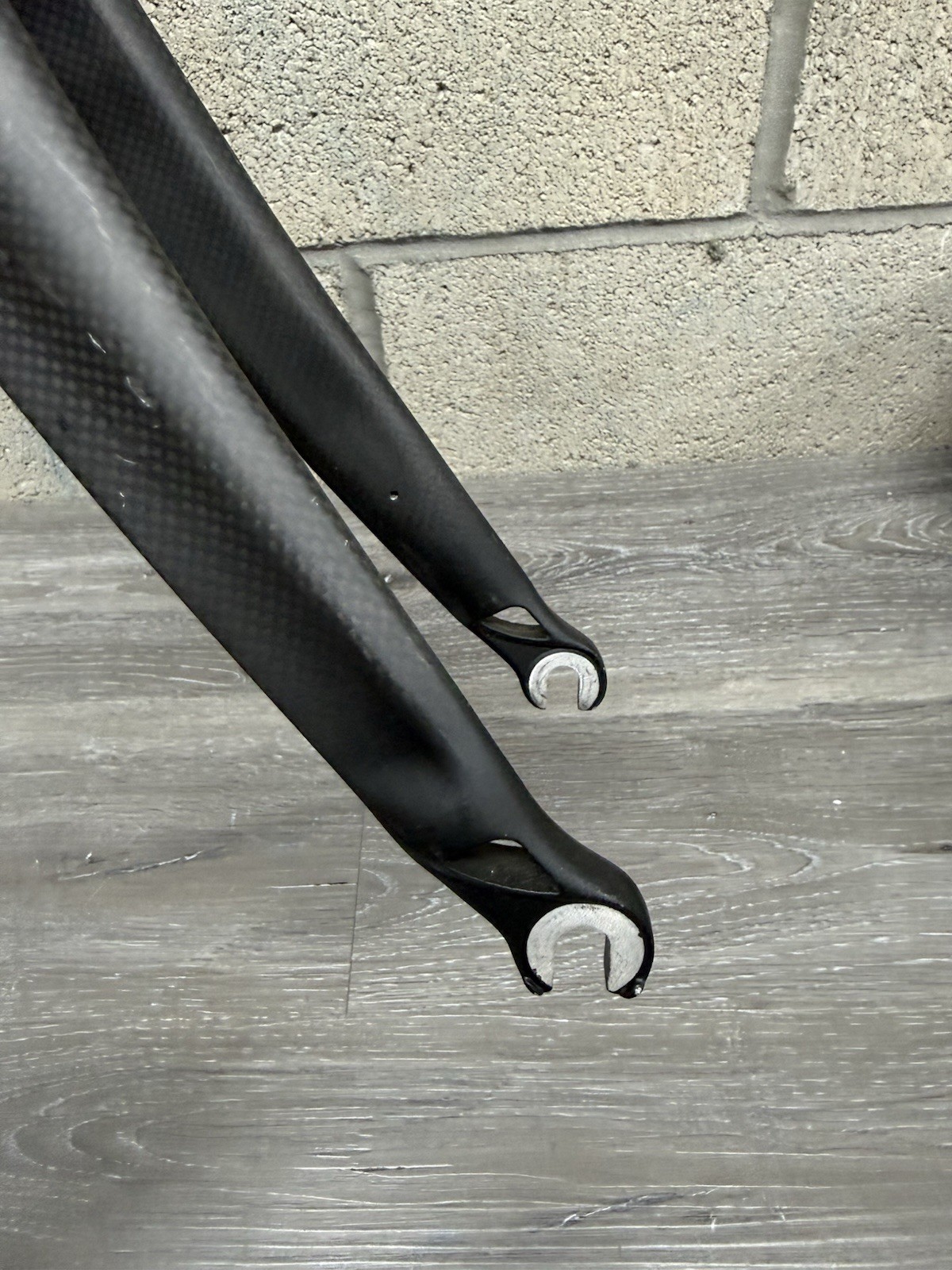 HYLIX Carbon Fiber Road Bike Fork 700c 1 1/8″ Caliper Brake 9X100 QR