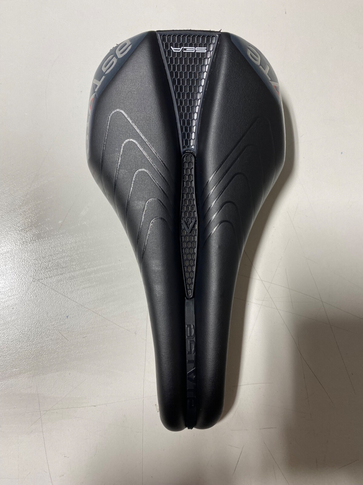 Astute Sea Carbon Rail Saddle – Takeoff