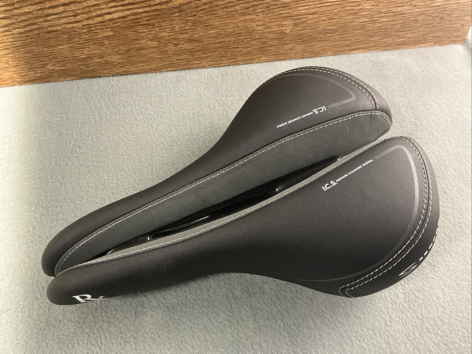 SERFAS RX-921V MEN’S RELAXED ROAD/MTB BIKE SEAT SADDLE 267mm X 171mm UNUSED