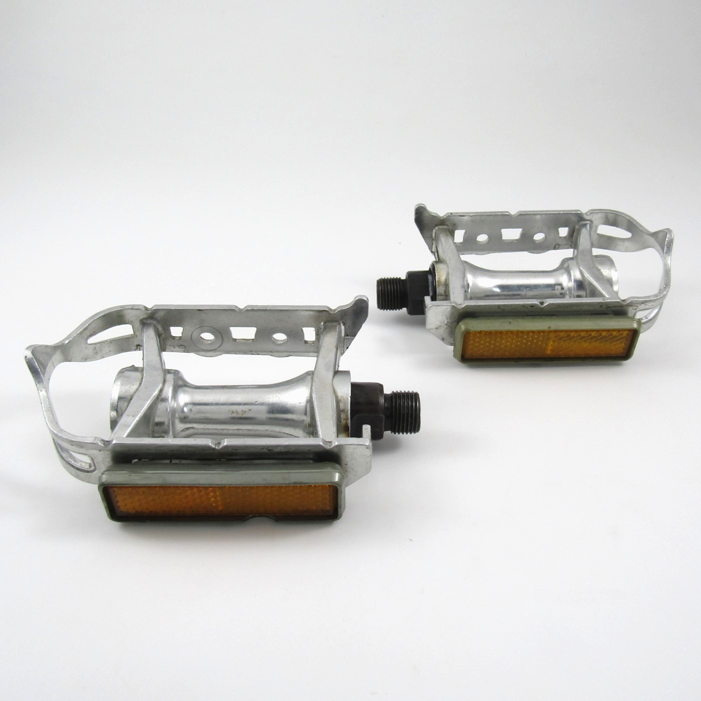 HTI A19 quill pedals with Cat Eye reflectors