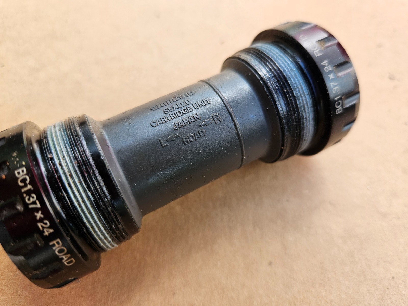 Shimano Ultegra SM-BBR60 Cartridge Bottom Bracket Road Bike English Threaded
