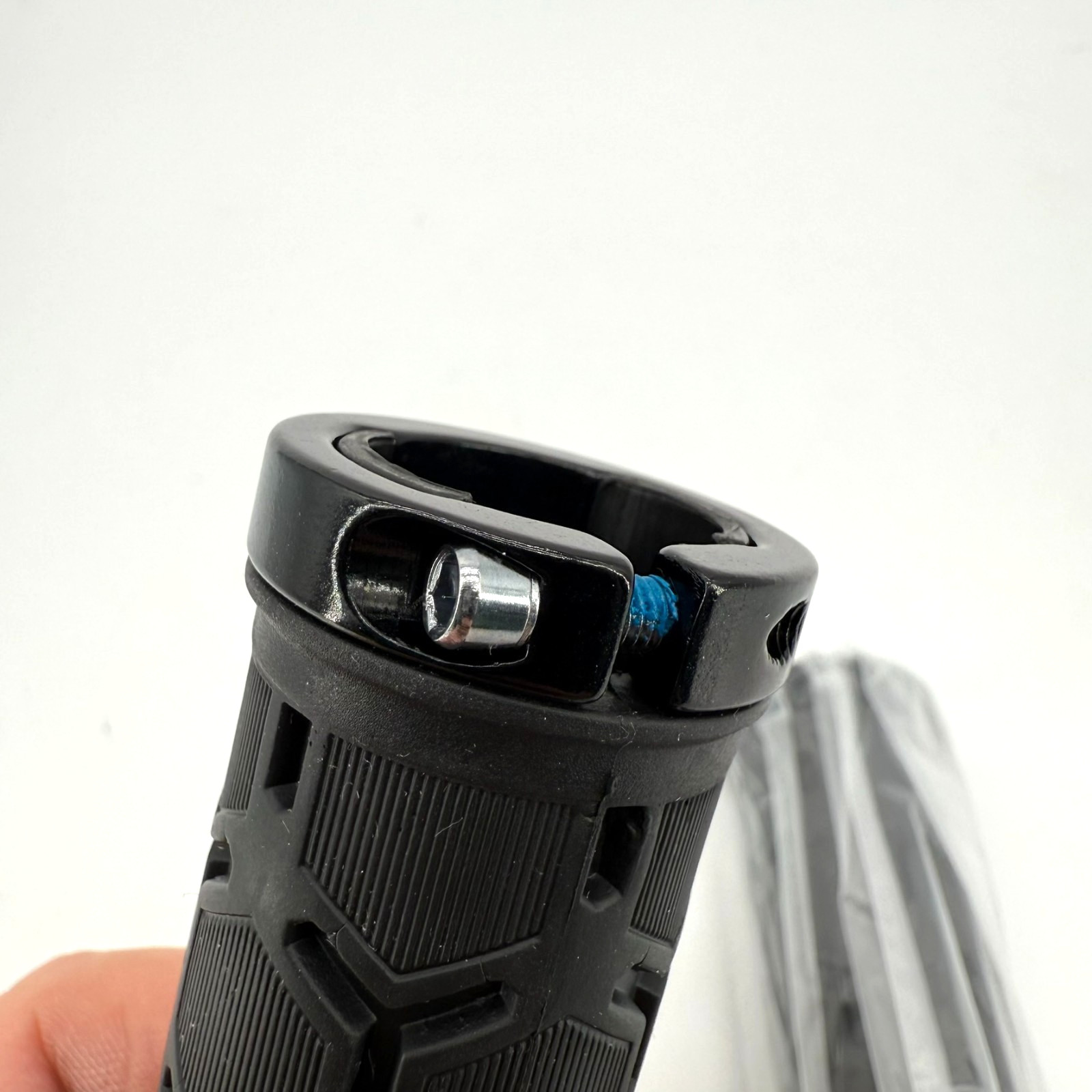 Mountain Bike Grips Lock On Anti-Slip Shock Absorbing Bike Handlebar Grips