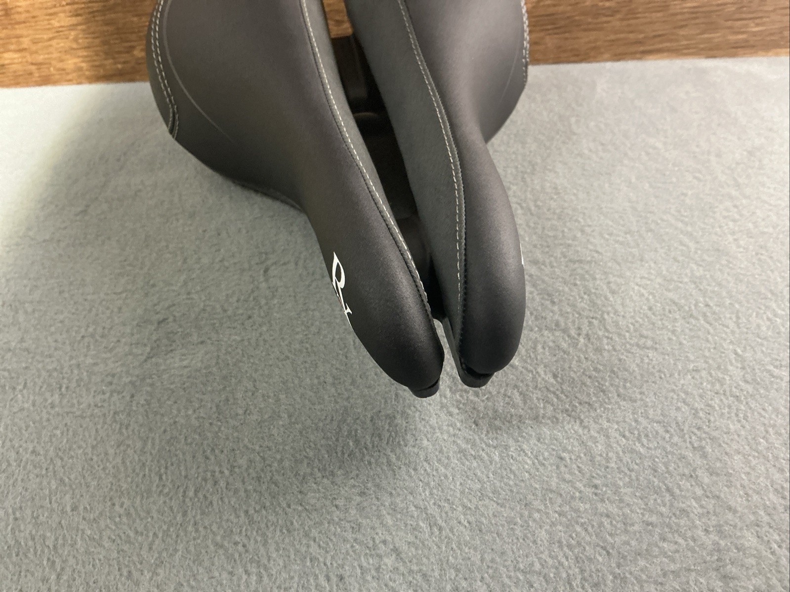 SERFAS RX-921V MEN’S RELAXED ROAD/MTB BIKE SEAT SADDLE 267mm X 171mm UNUSED