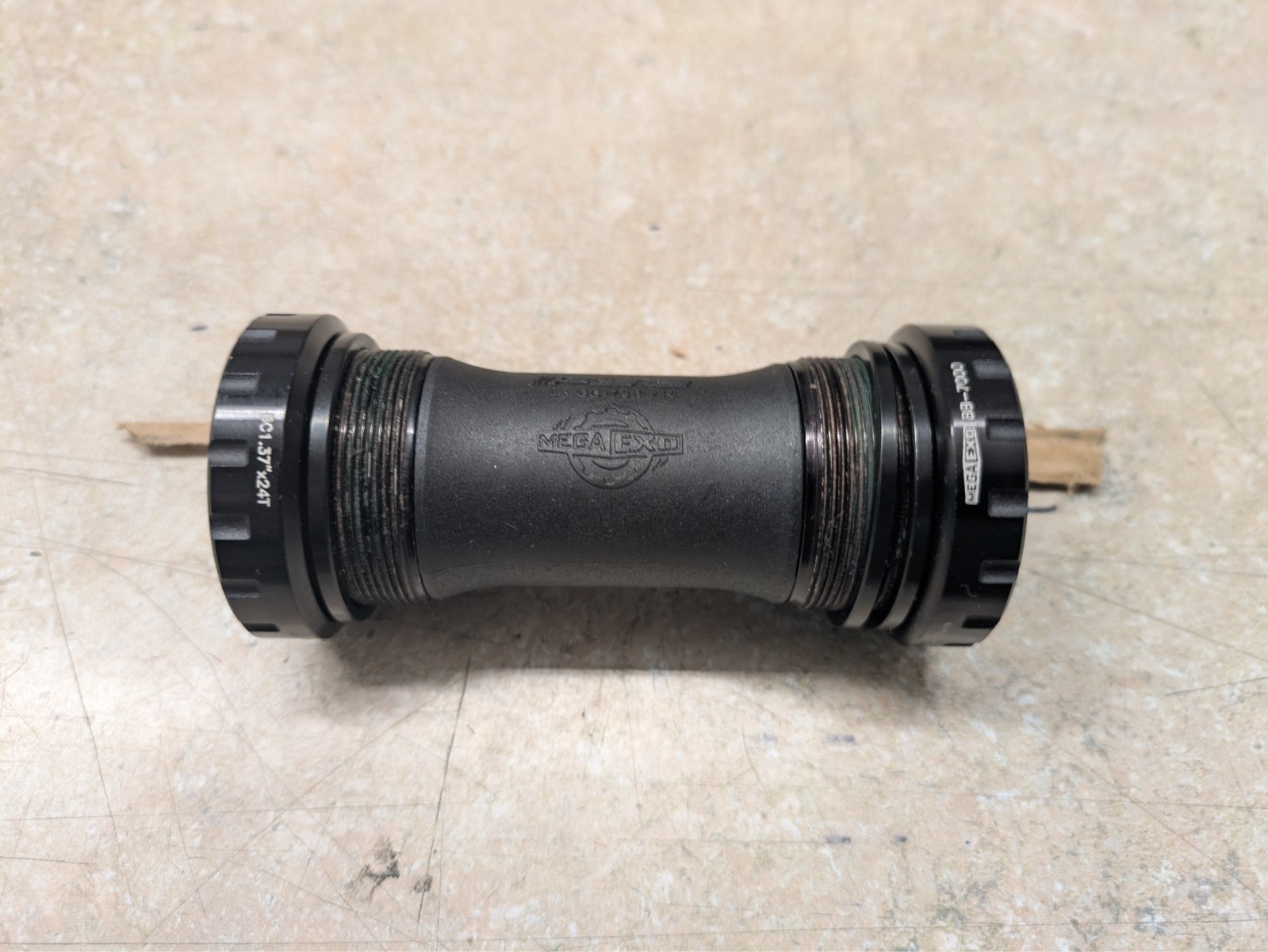 FSA BB-7000 BSA 68mm/73mm 24mm spindle